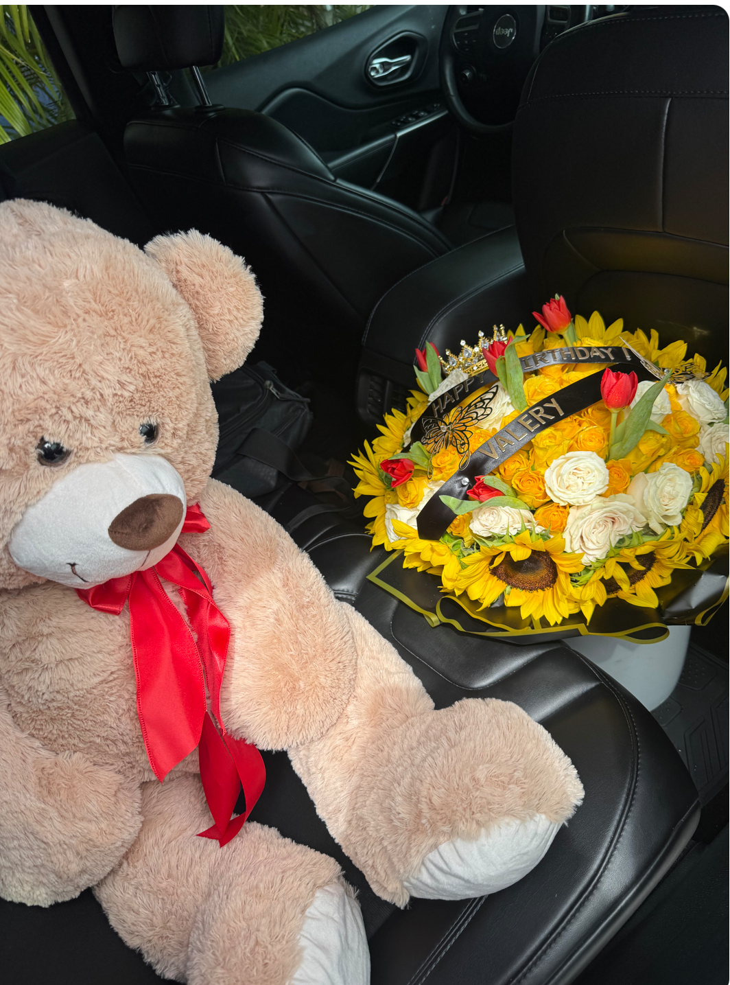 Teddy Bear Surprise – Premium Floral Gift with Personalized Touch