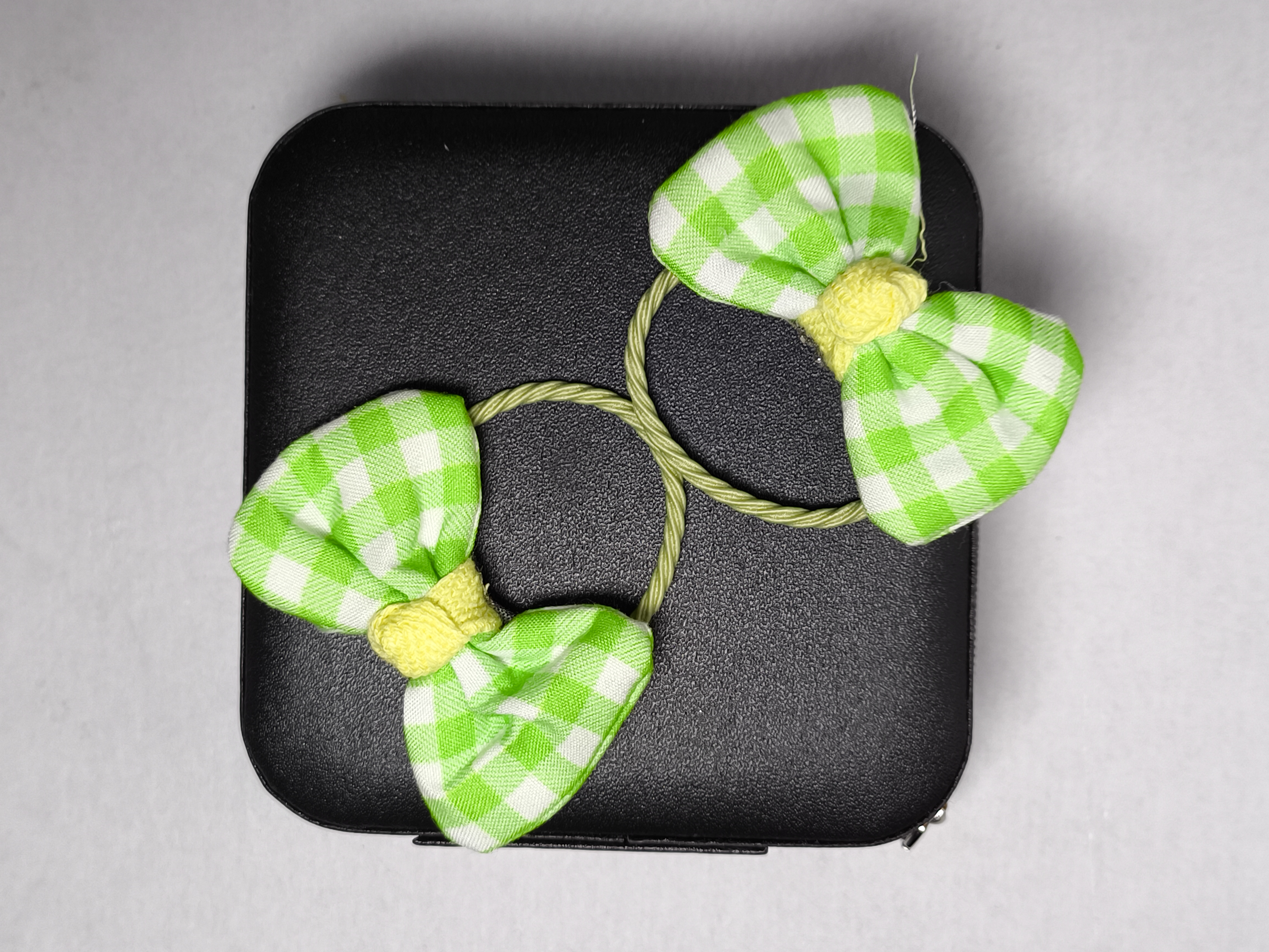 Par de Ligas para cabello con moño verde