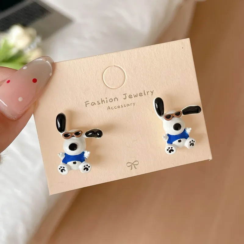 Aretes de perrito con gafas