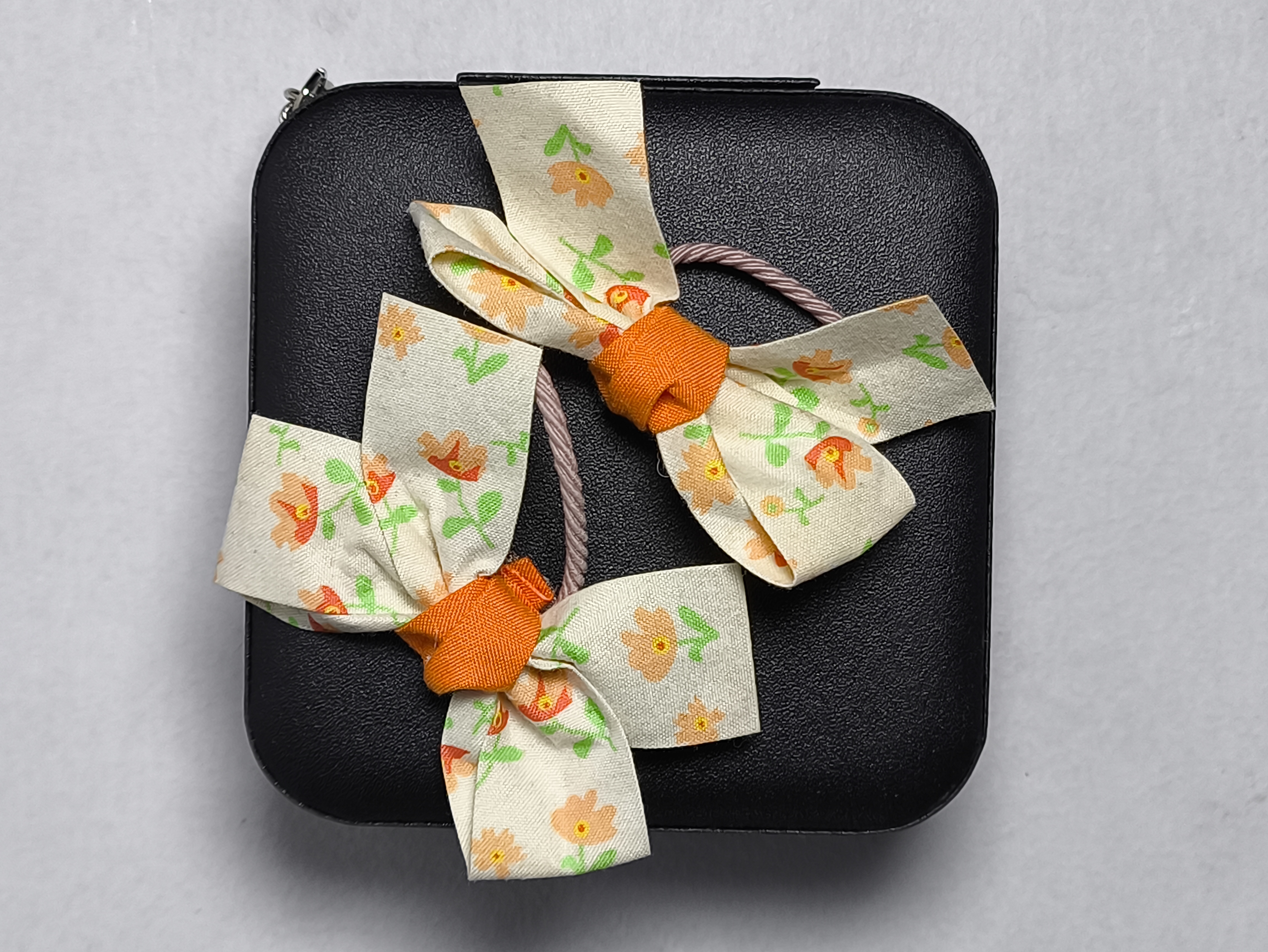 Par de lazos para el cabello 