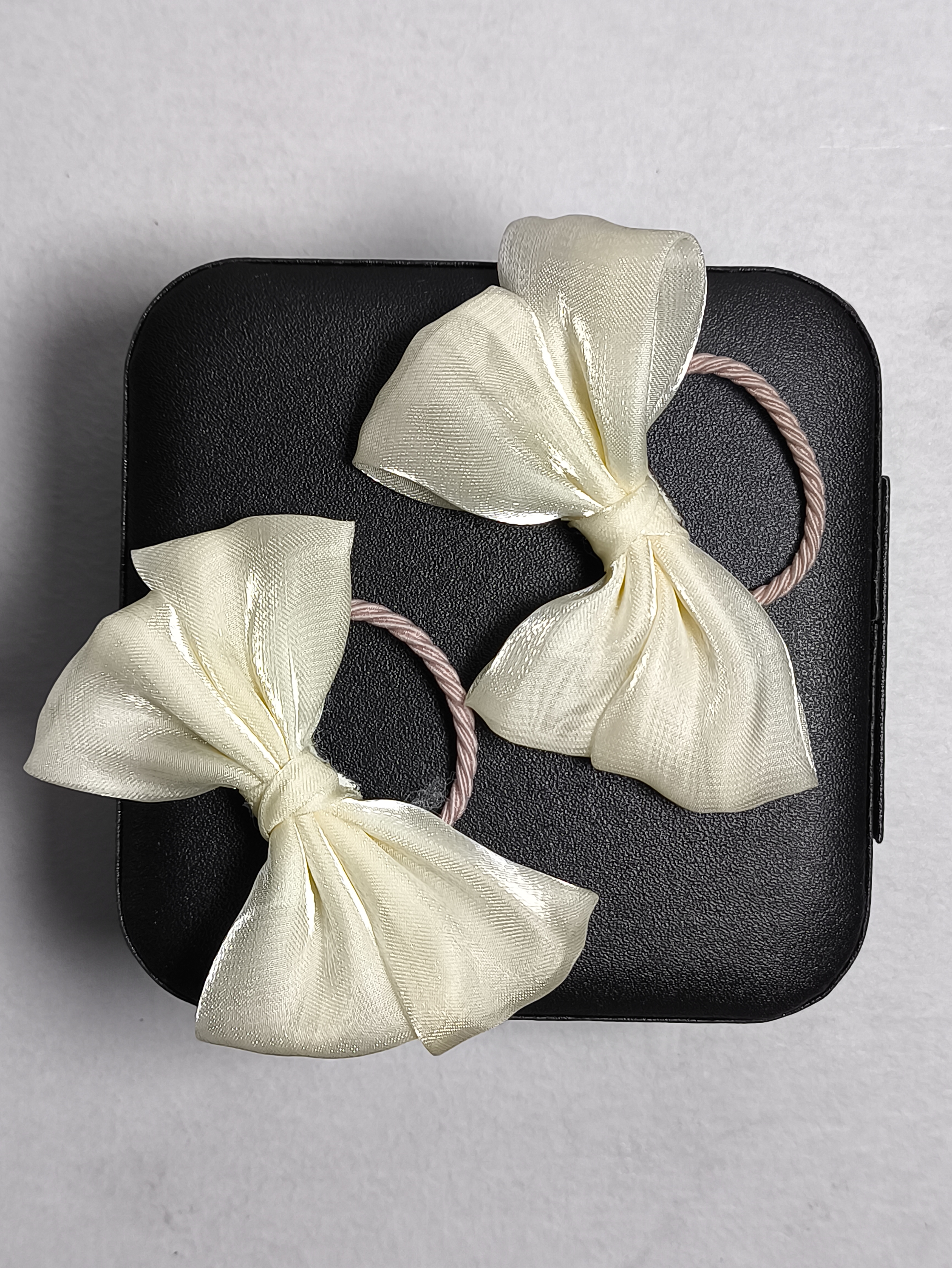 Par de Lazos para el cabello