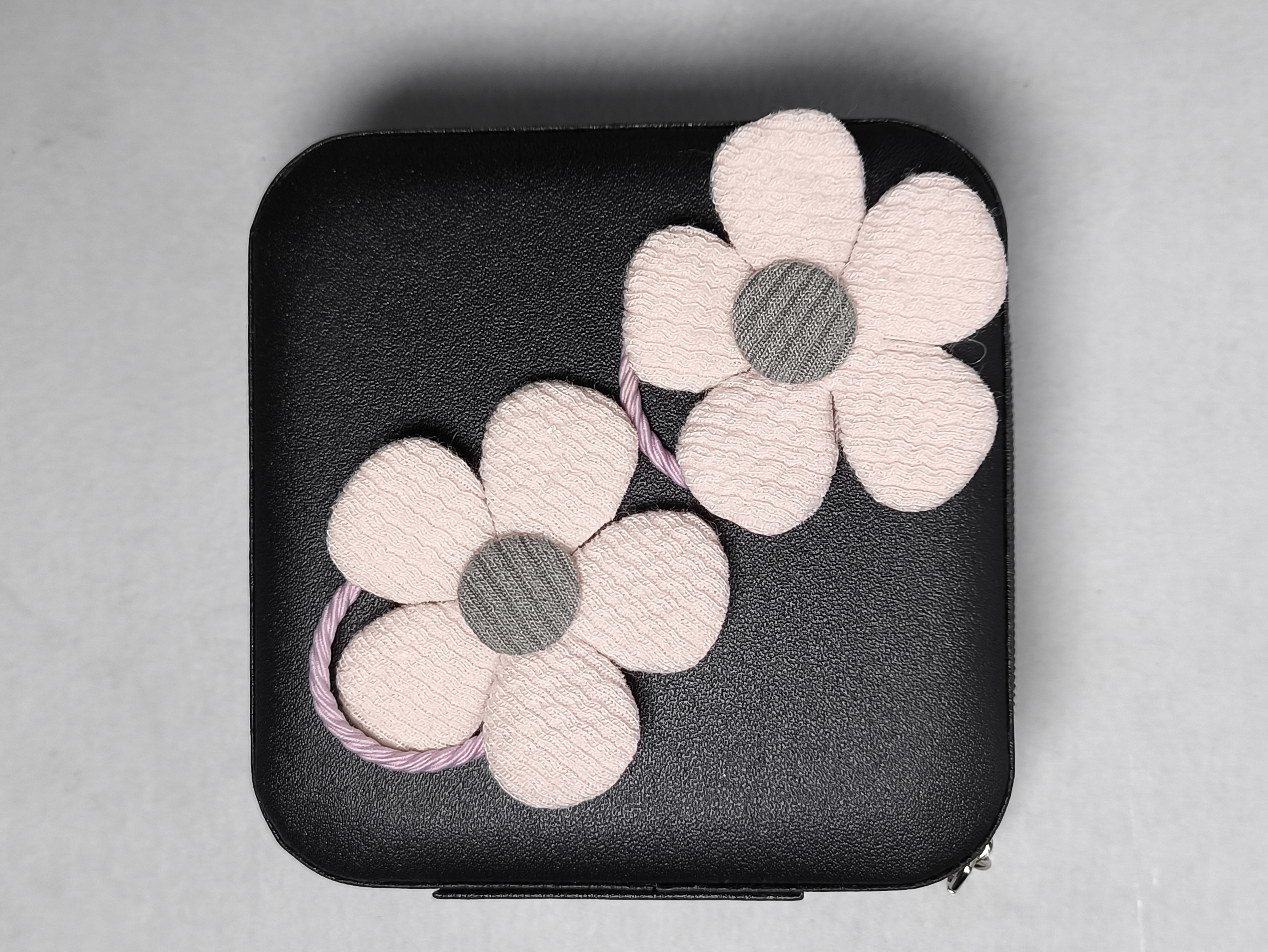 Par de ligas de flores de tela para el cabello