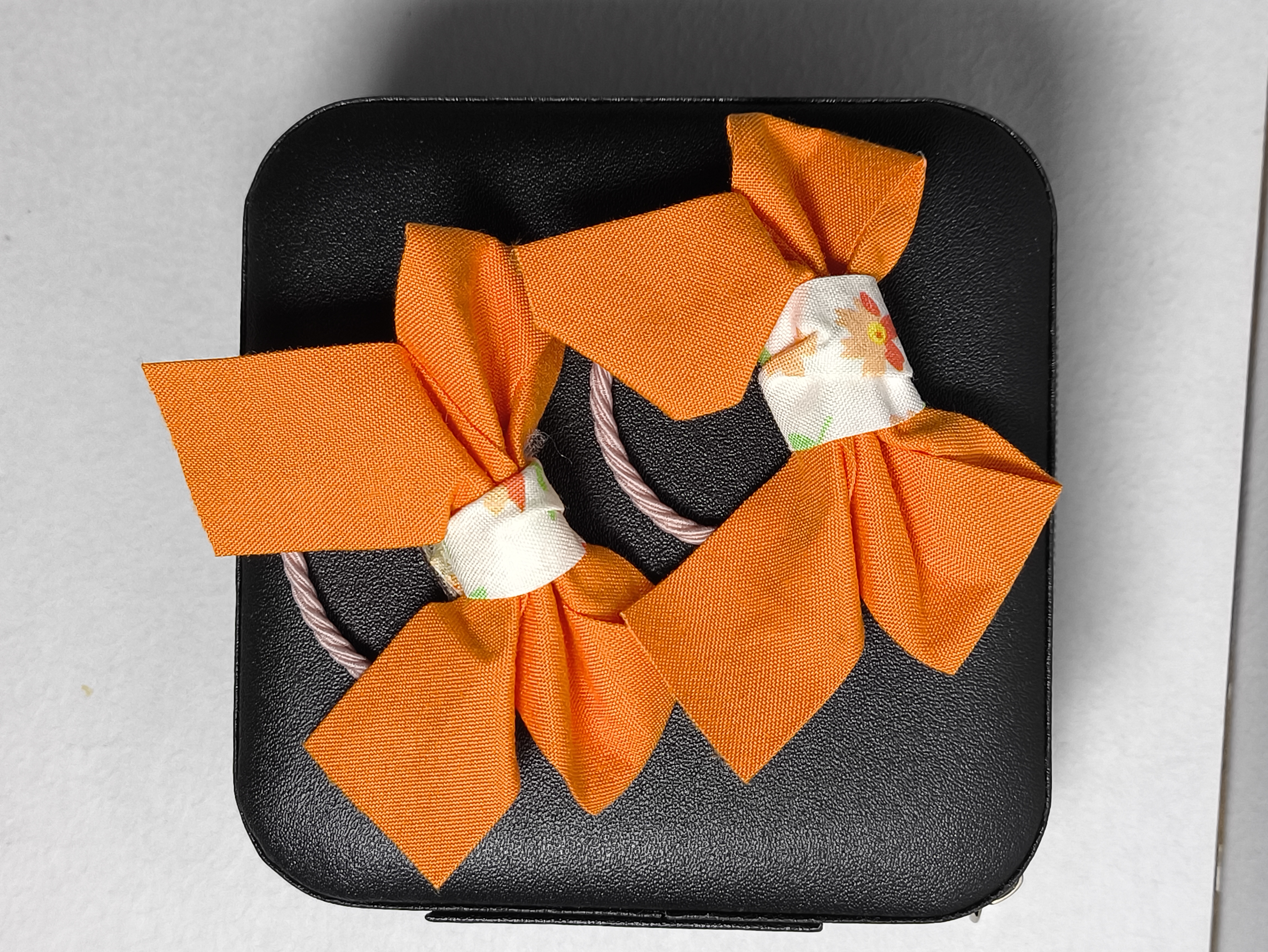 Lazos para el cabello naranjas