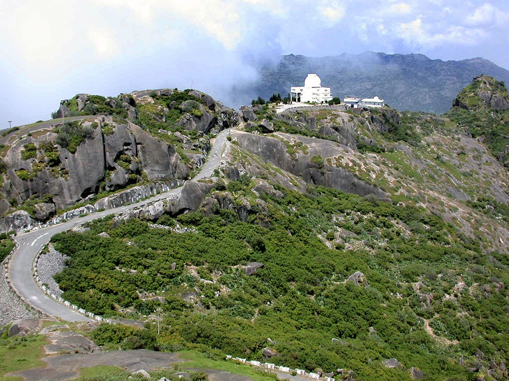 Monsoon Mount Abu Trip (Delhi to Delhi by Rajdhani Express)