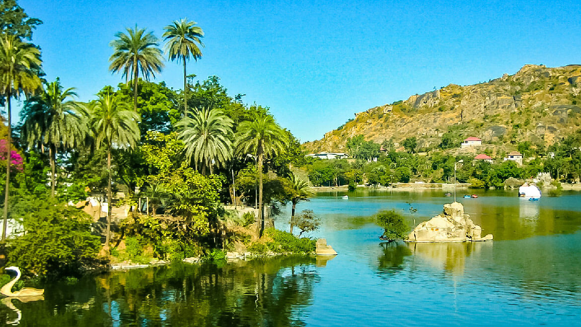 Monsoon Mount Abu Trip (Delhi to Delhi by Rajdhani Express)