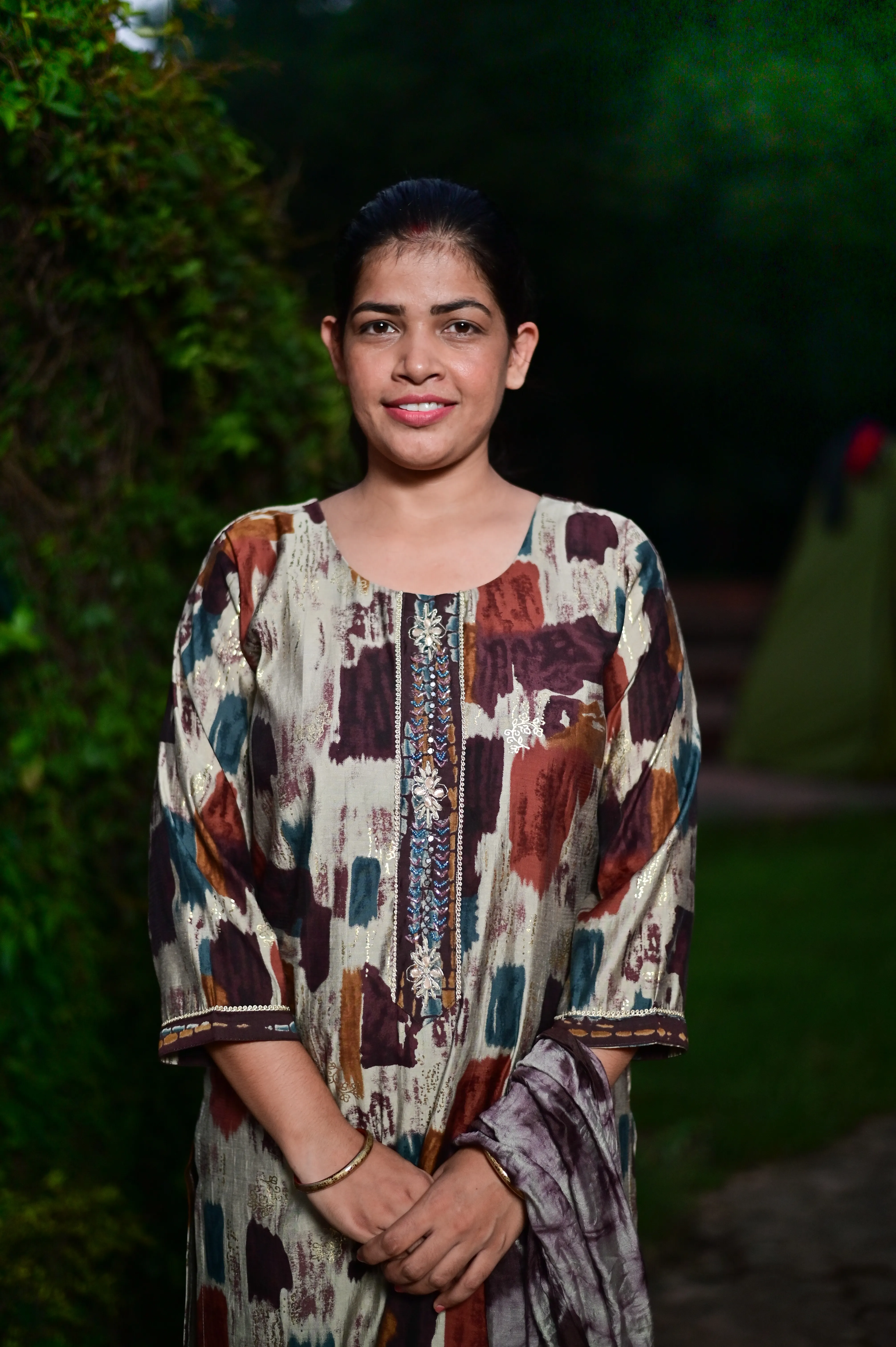 Abstract printed kurta pant set with tie-dye dupatta