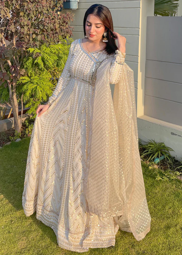 طقم أنغراخا نسائي جاهز - أوف وايت أنيق للمناسبات (3 قطع)