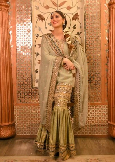 طقم غارارا نسائي جاهز - أخضر فاتح (4 قطع)