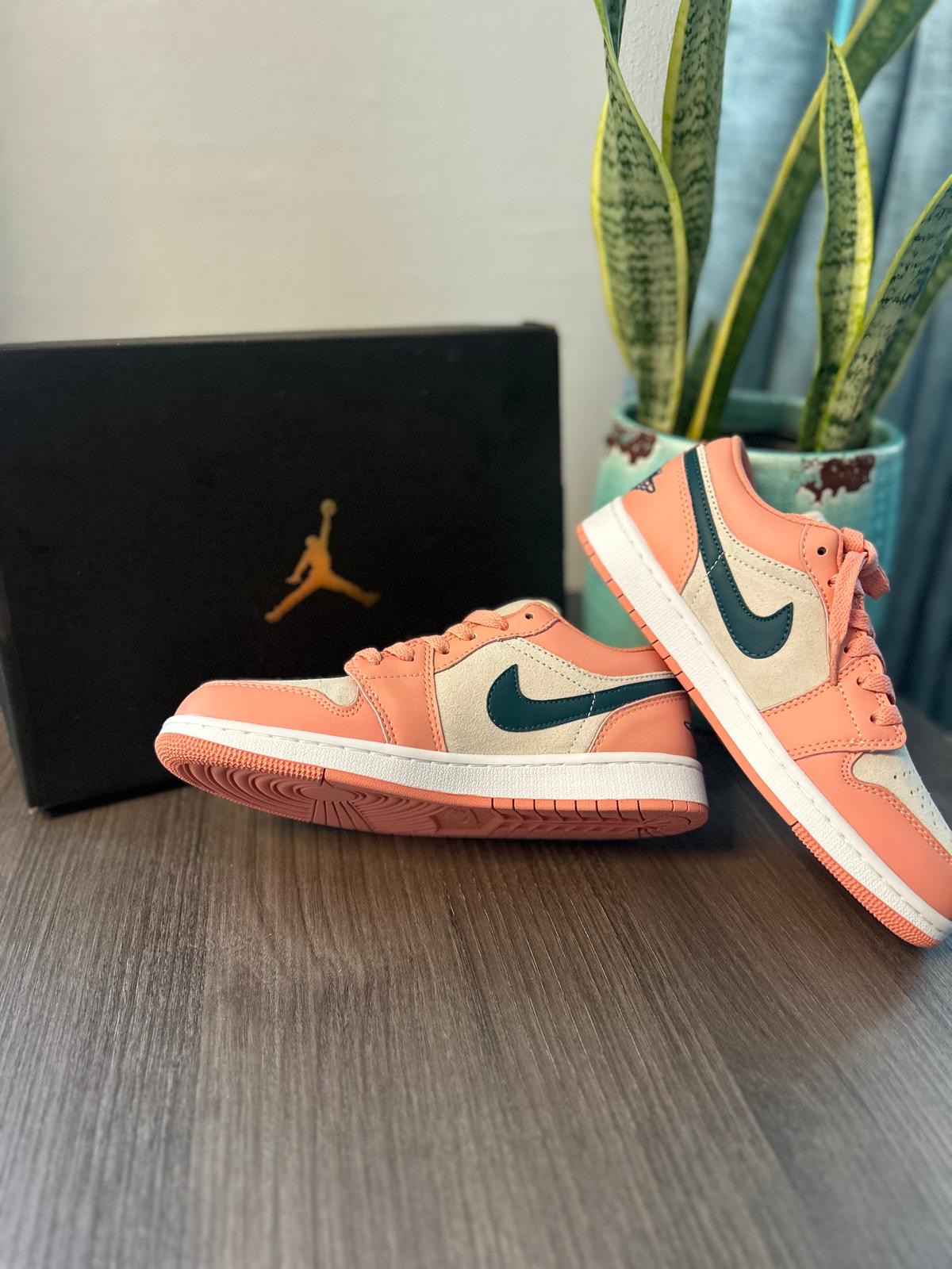Air Jordan Low Sneakers