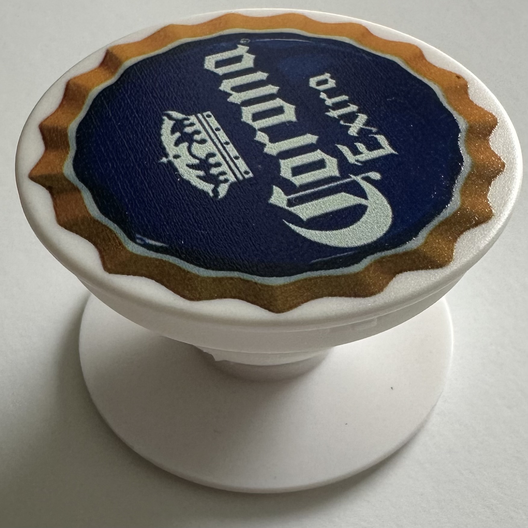 Corona y Victoria PopUp Phone Holders