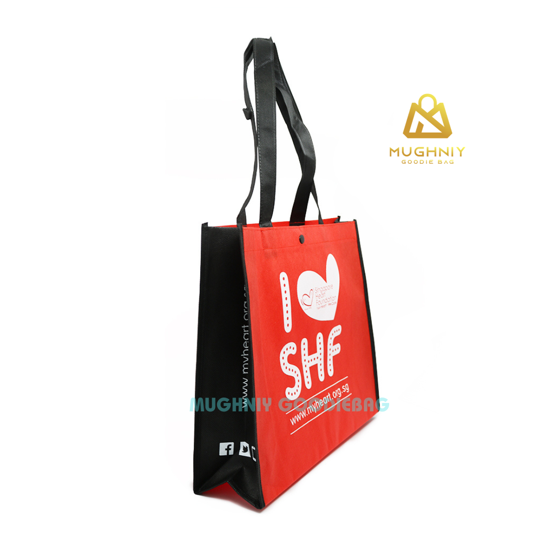 (30x40x10) Goodie Bag Jahit Bahan Kain Spunbond 100 gram Pakai penutup Kancing include sablon 1 warna