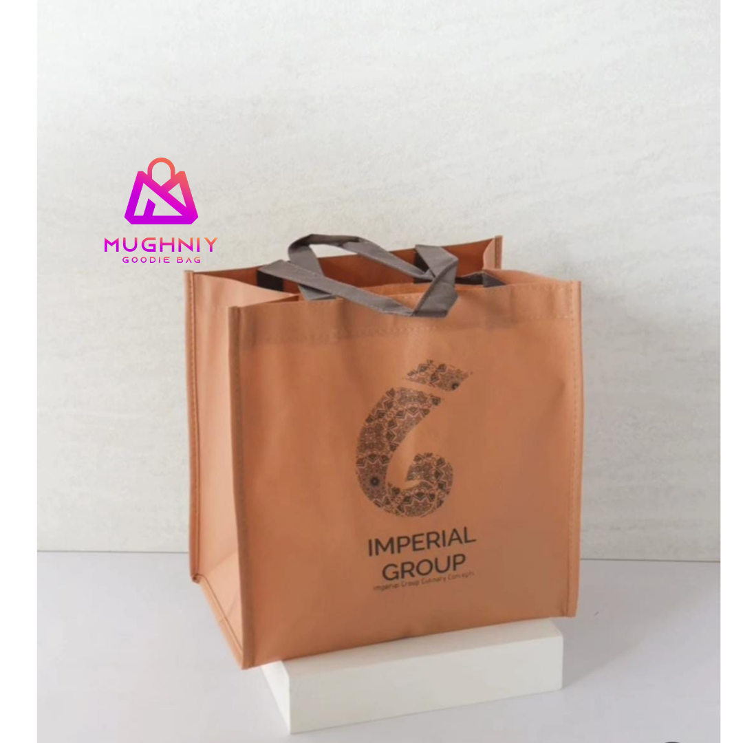 (30x30x10) Goodie Bag jahit Bahan Spunbond 100 gram include cetak 1 warna dan 1 sisi