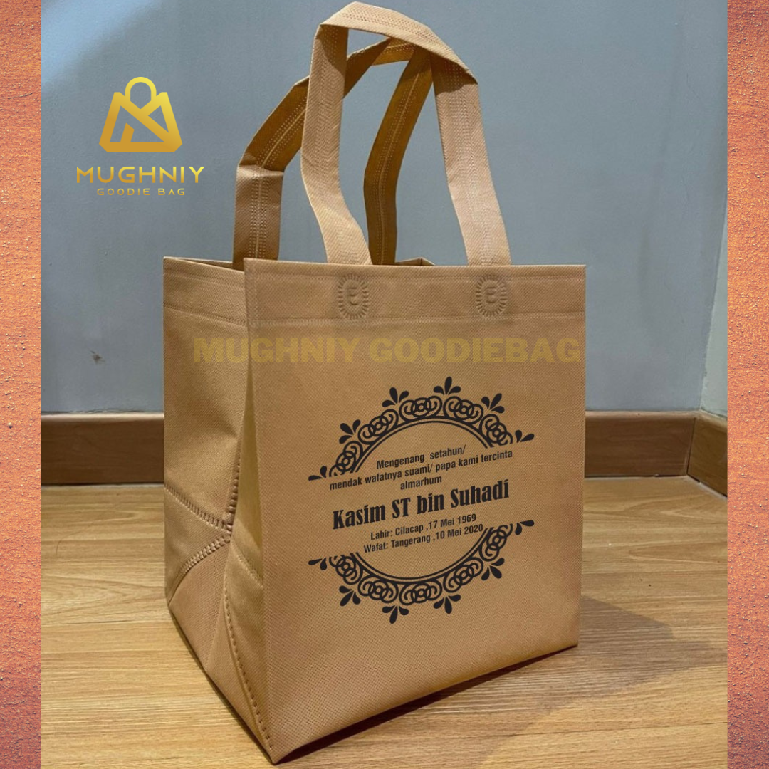 ( 22X20X26) untuk Dus 20x20 Tas Box Kotak / Tas Take Away Bahan Spunbond 75 gram include sablon 1 warna dan 1 sisi