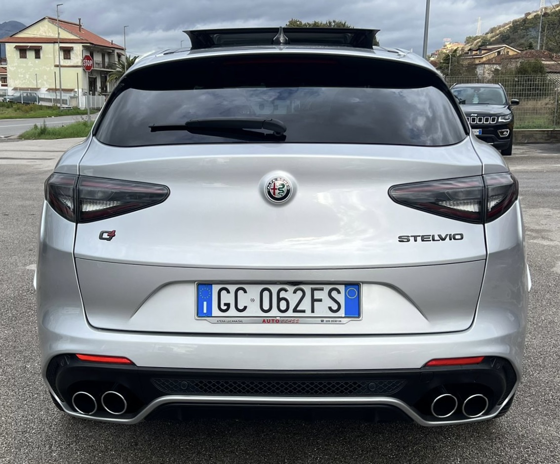 Alfa Romeo Stelvio Quadrifoglio 2.9 Bi-Turbo V6 510CV AT8