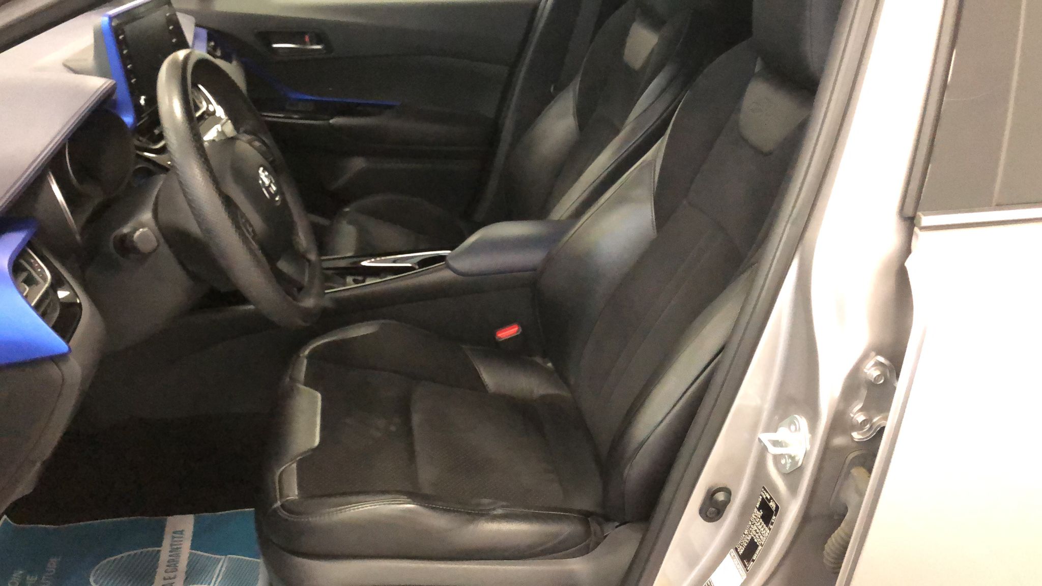 Toyota C-HR 2.0 Hybrid E-CVT Style