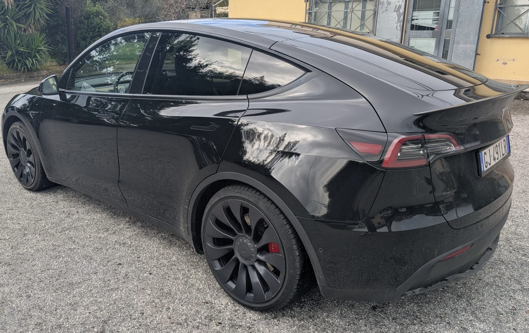 Tesla Model Y Dual Motor Performance