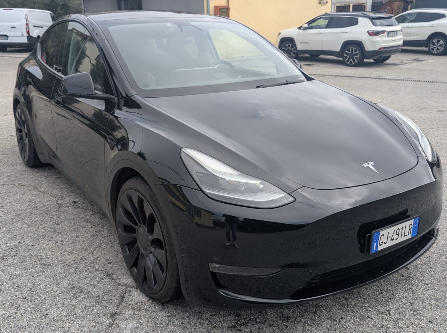 Tesla Model Y Dual Motor Performance