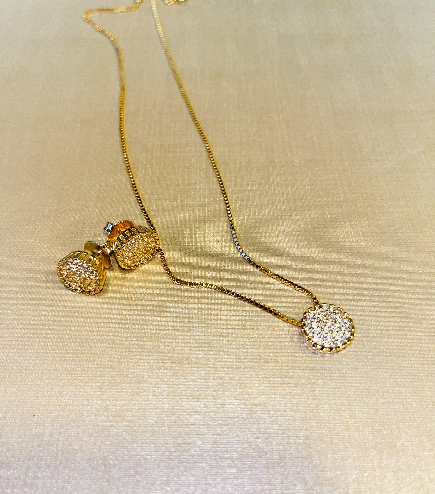 Conjunto Colar e Brinco Cravejados