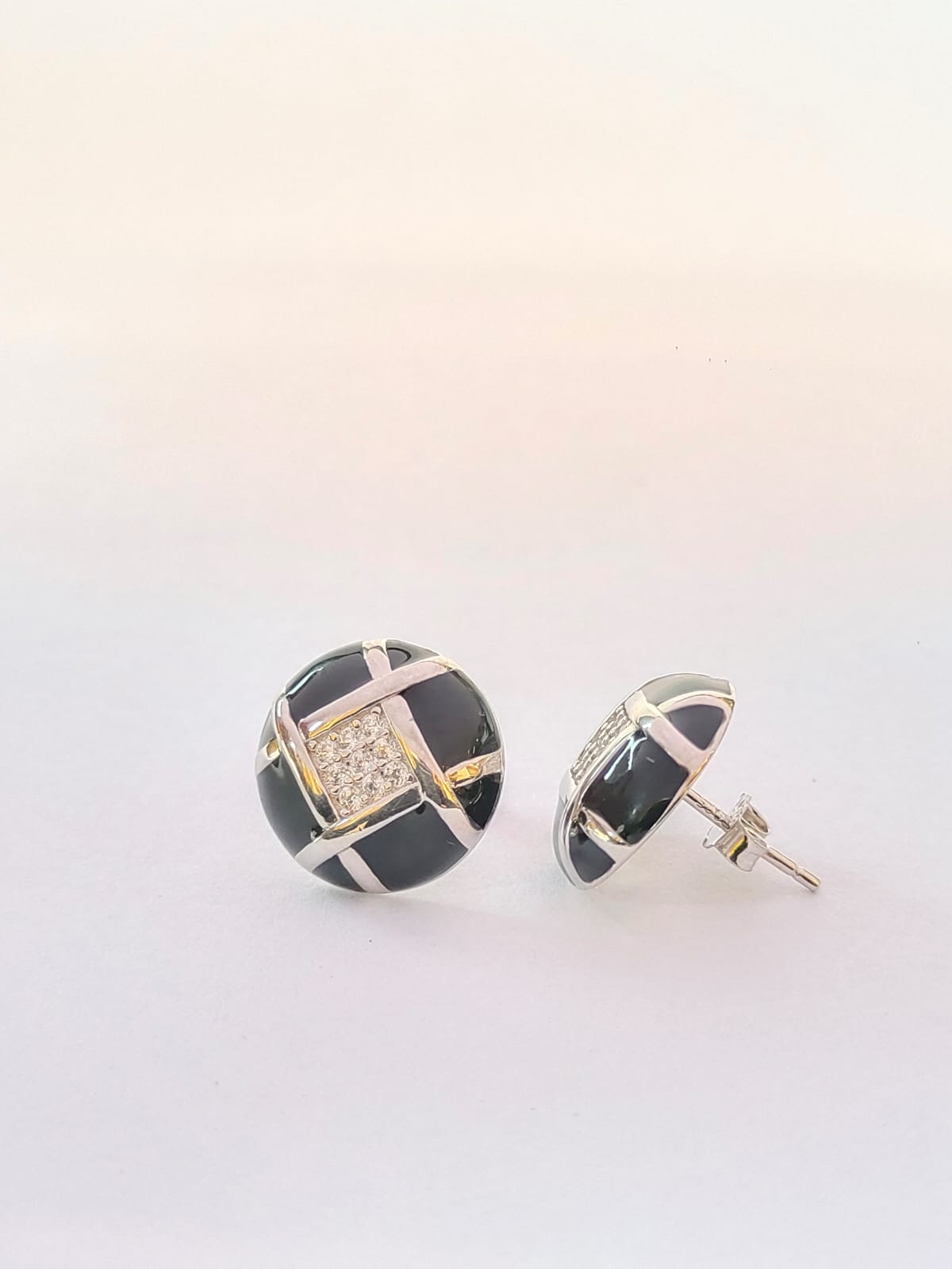 Elegant Round Earrings