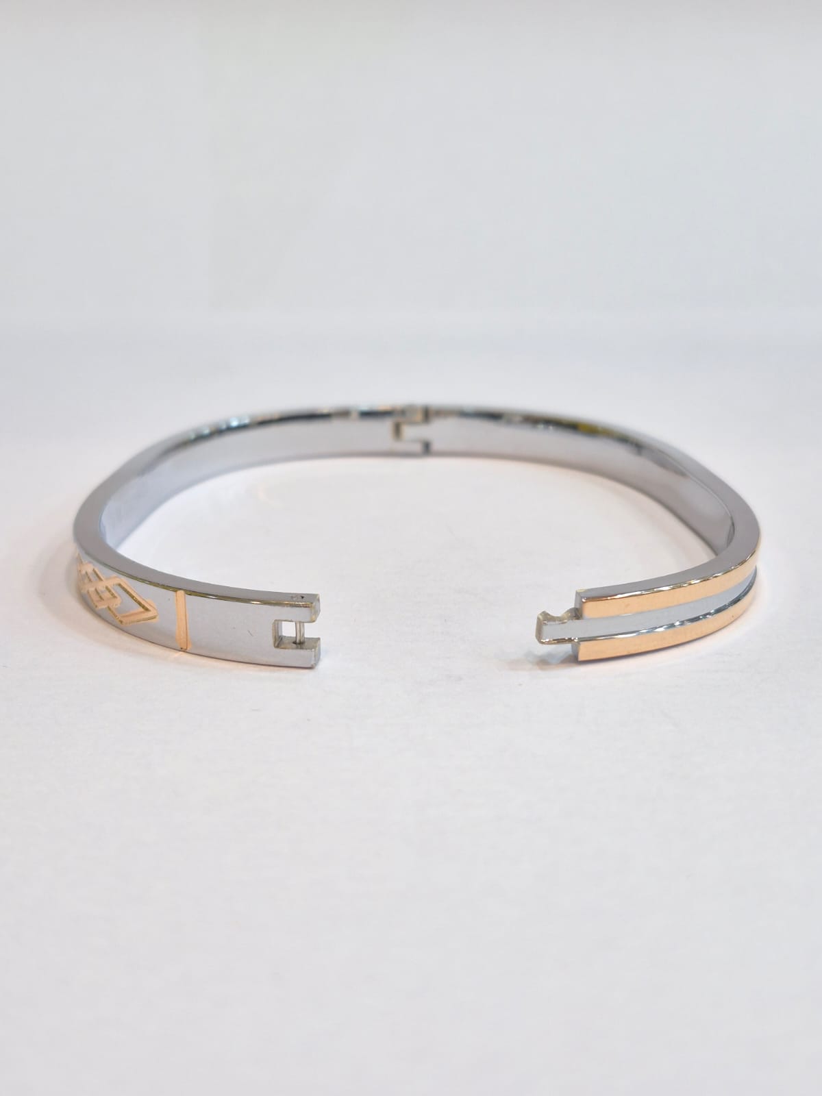 Elegant silver cuff kada