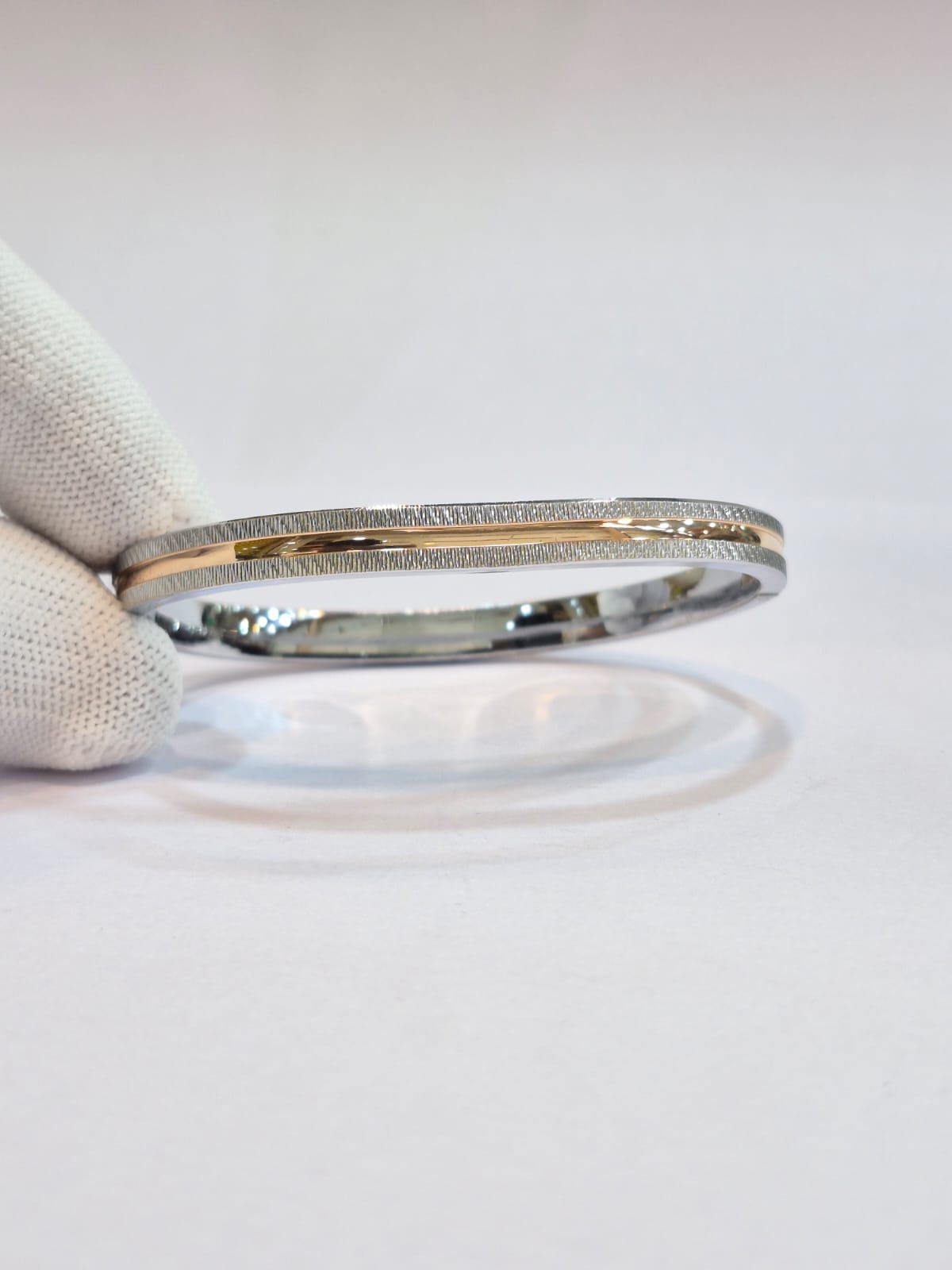 Elegant Two-Tone Kada Bracelet