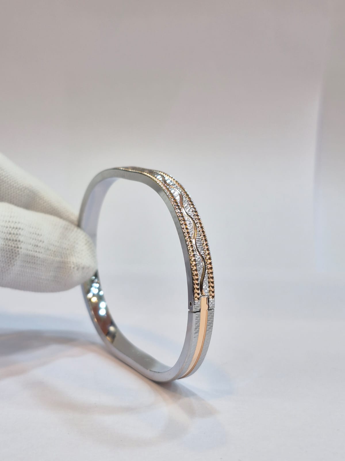 Elegant Two-Tone Kada Bracelet