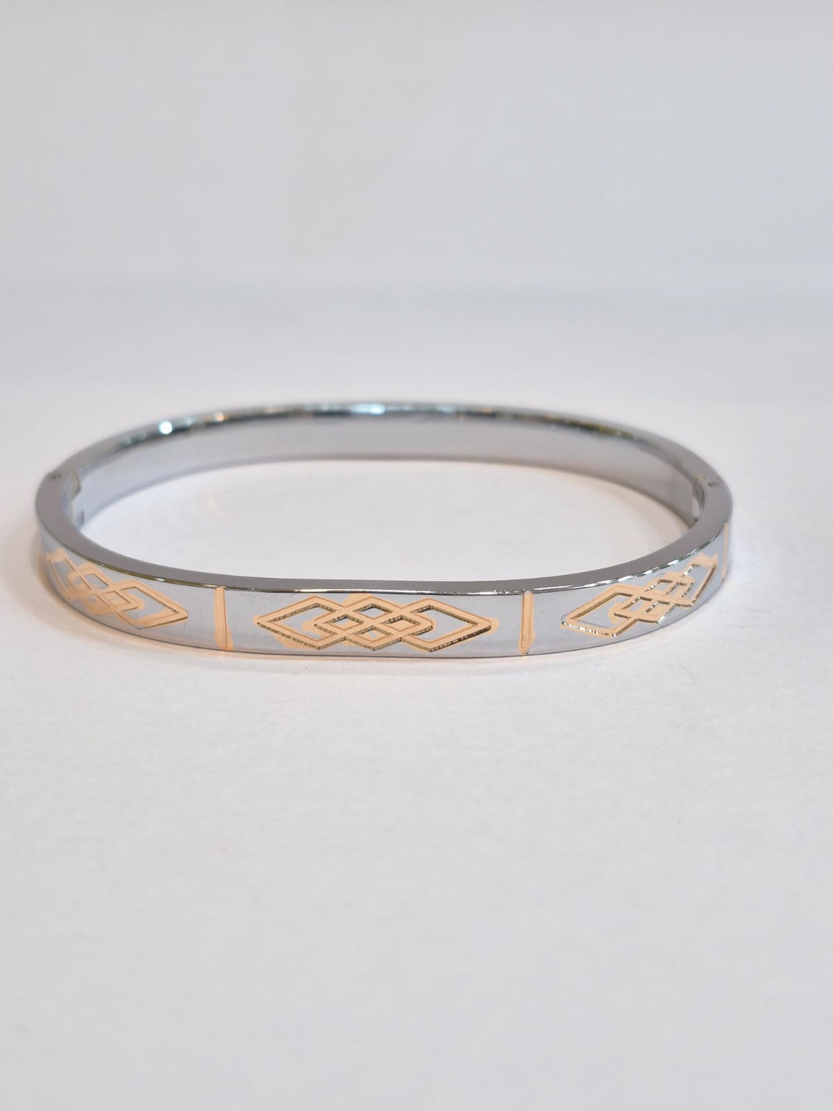 Elegant silver cuff kada