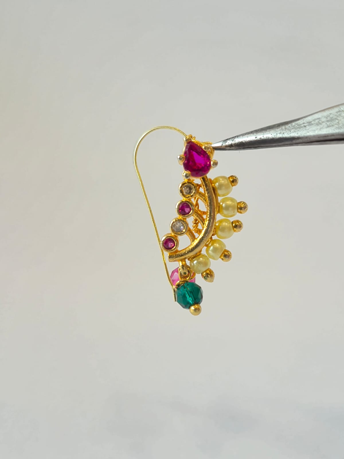 Traditional 18kt Gold Nose Nath