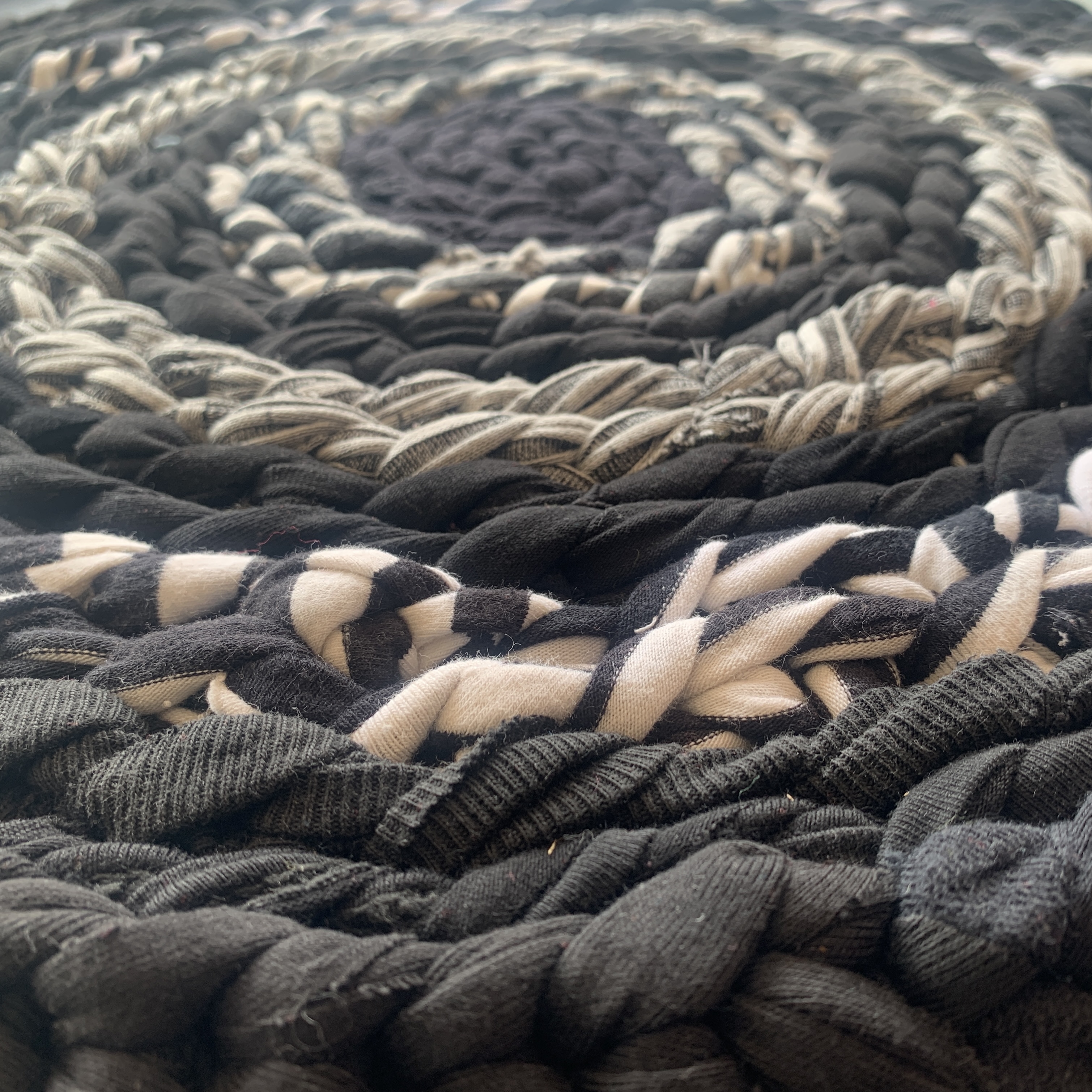 Handmade Vintage Retro Round Cotton Rug Grey Black 42cm