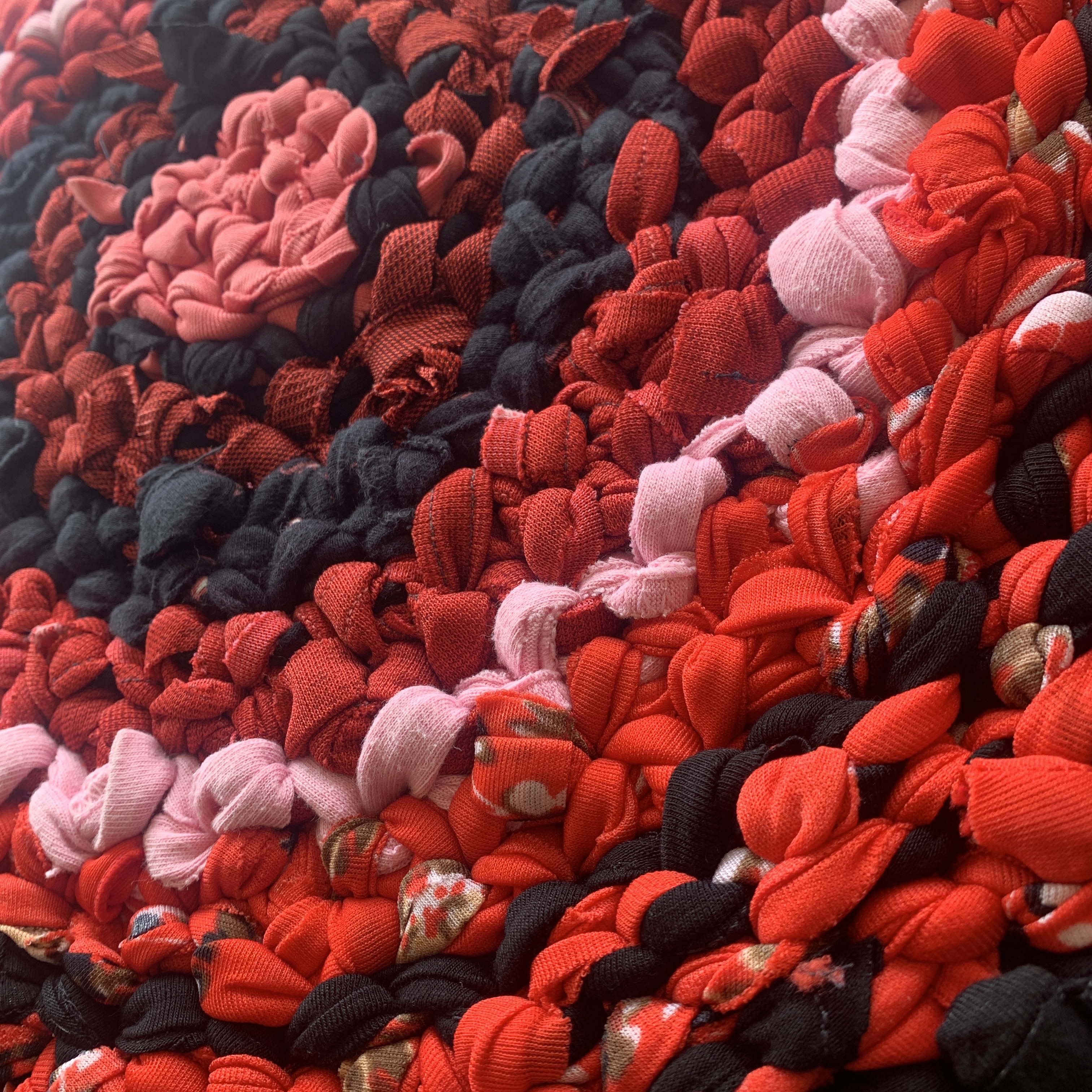 Handmade Vintage Retro Round Cotton Rug Red Pink 40cm