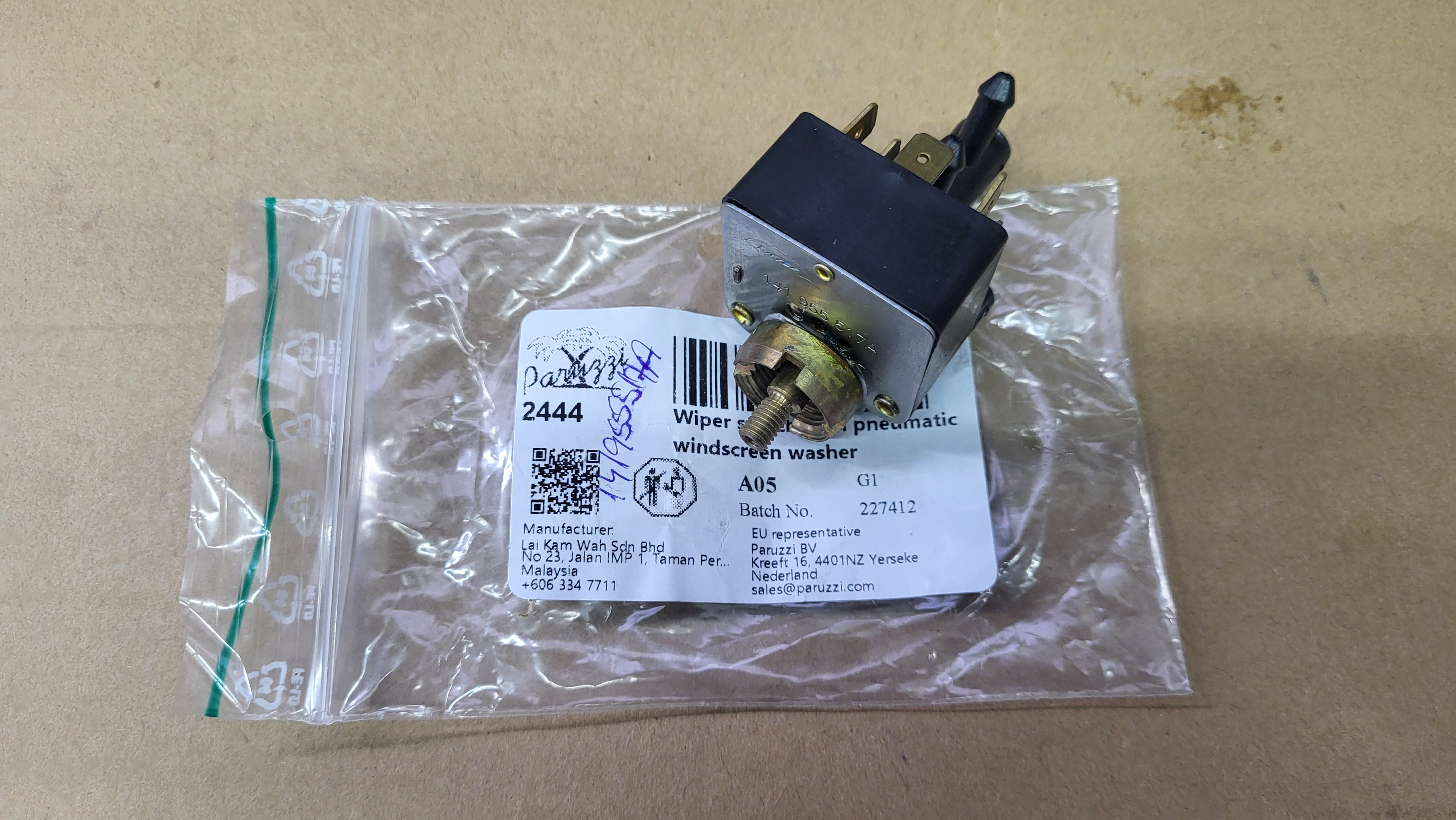 Paruzzi Прекинувач Копче за бришачи Vw Буба 1200 star tip i nov tip i буба 1300 до 71год