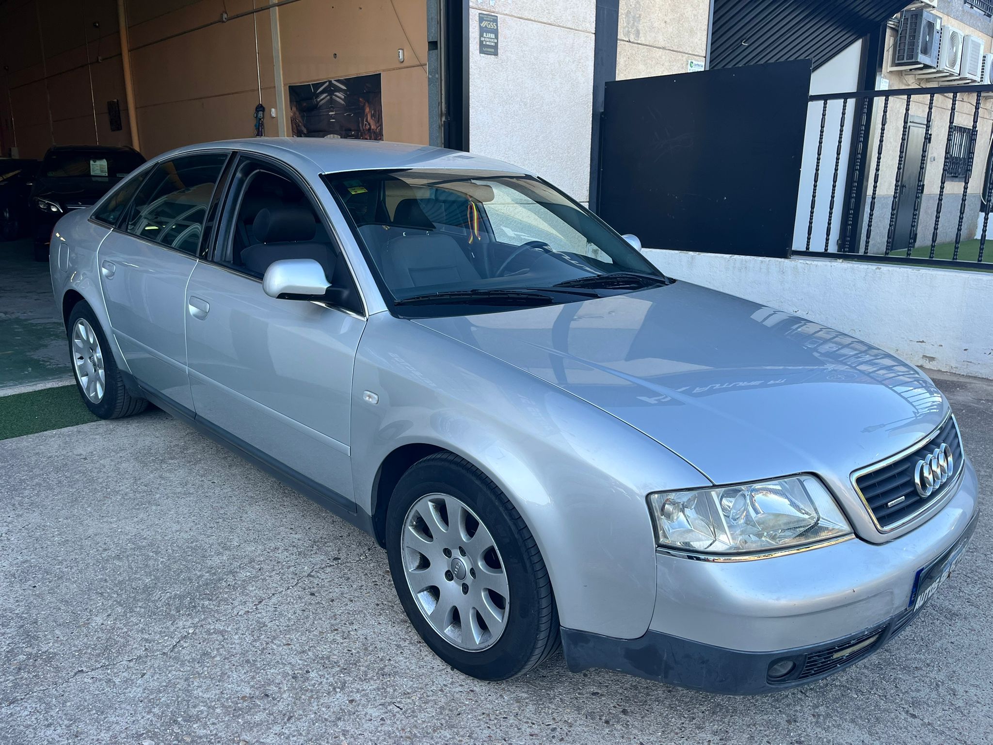 AUDI A6 2.5 TDI QUATTRO 6 VEL. 180