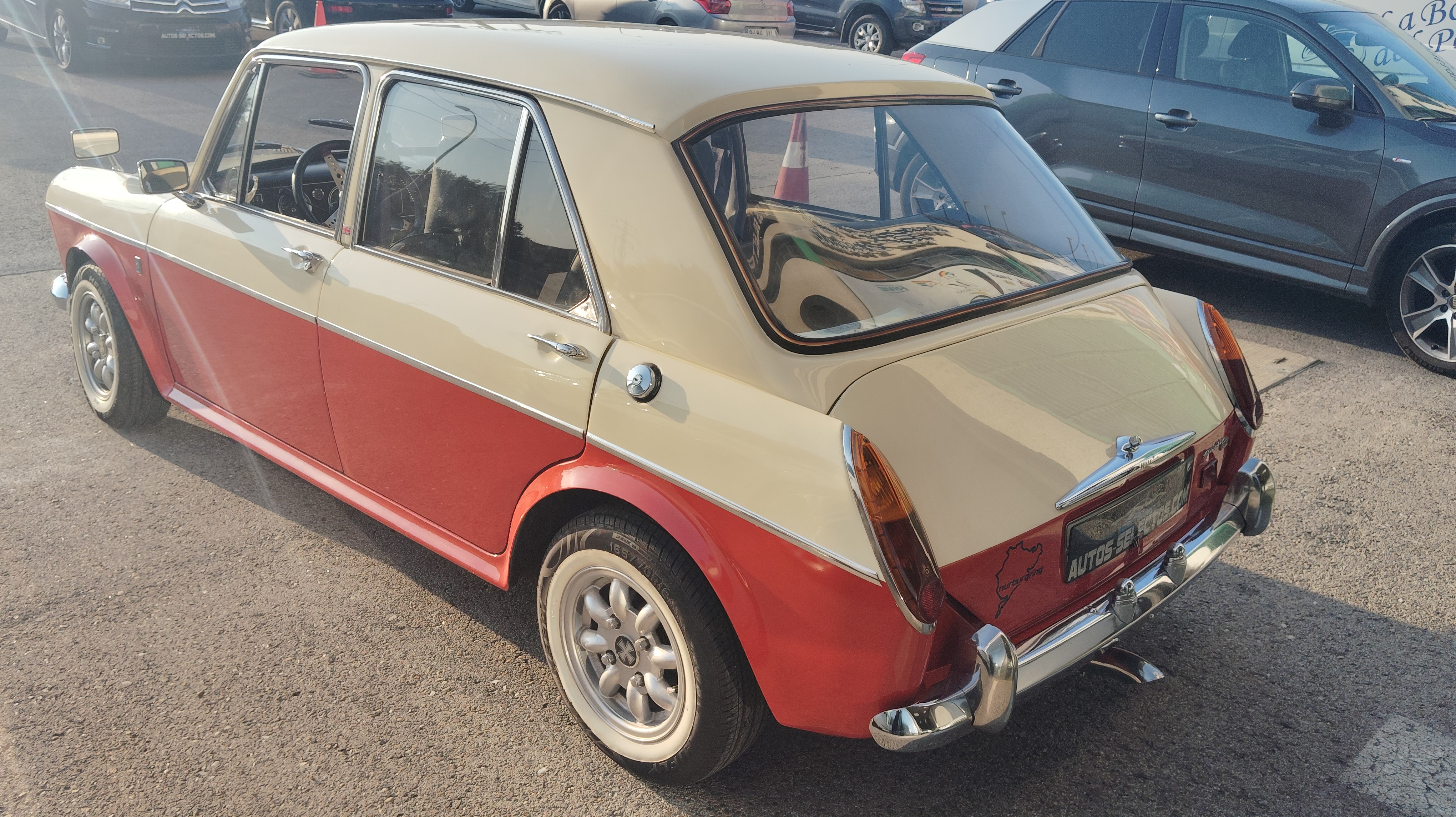 MG AUSTIN DE LUXE 1300 (1974-HISTÓRICO)