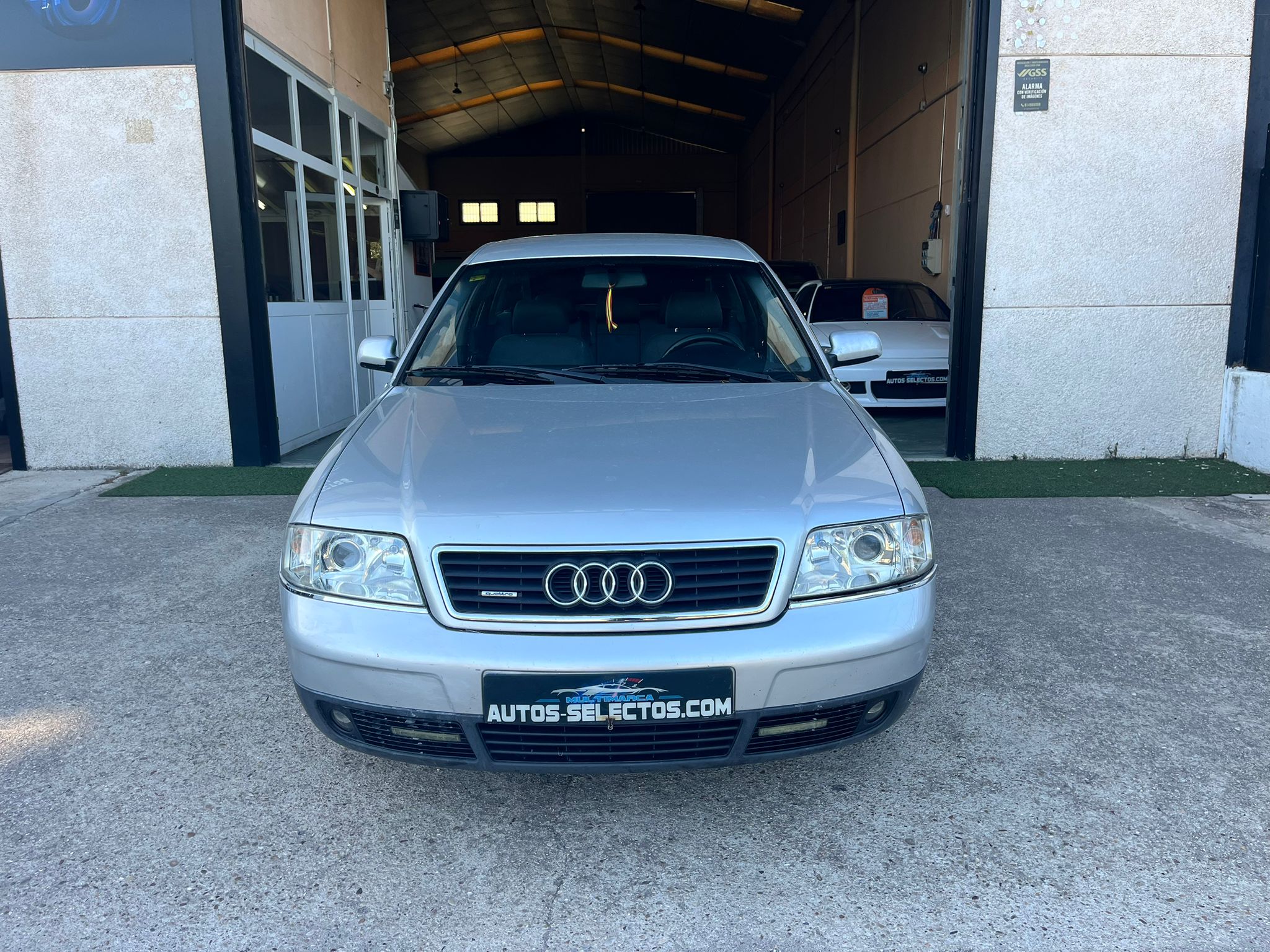 AUDI A6 2.5 TDI QUATTRO 6 VEL. 180