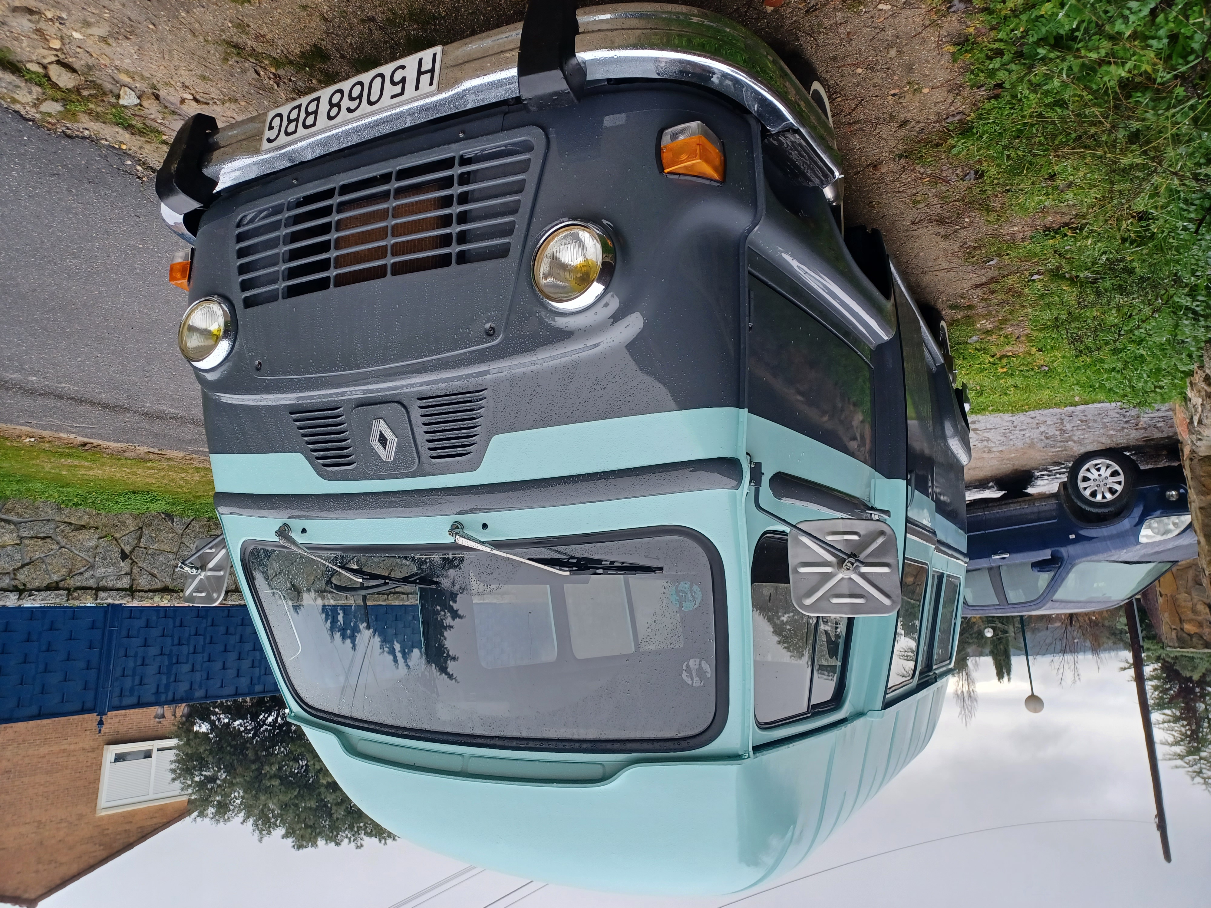 RENAULT ESTAFETTE ALOUETTE MINIBUS HISTÓRICA