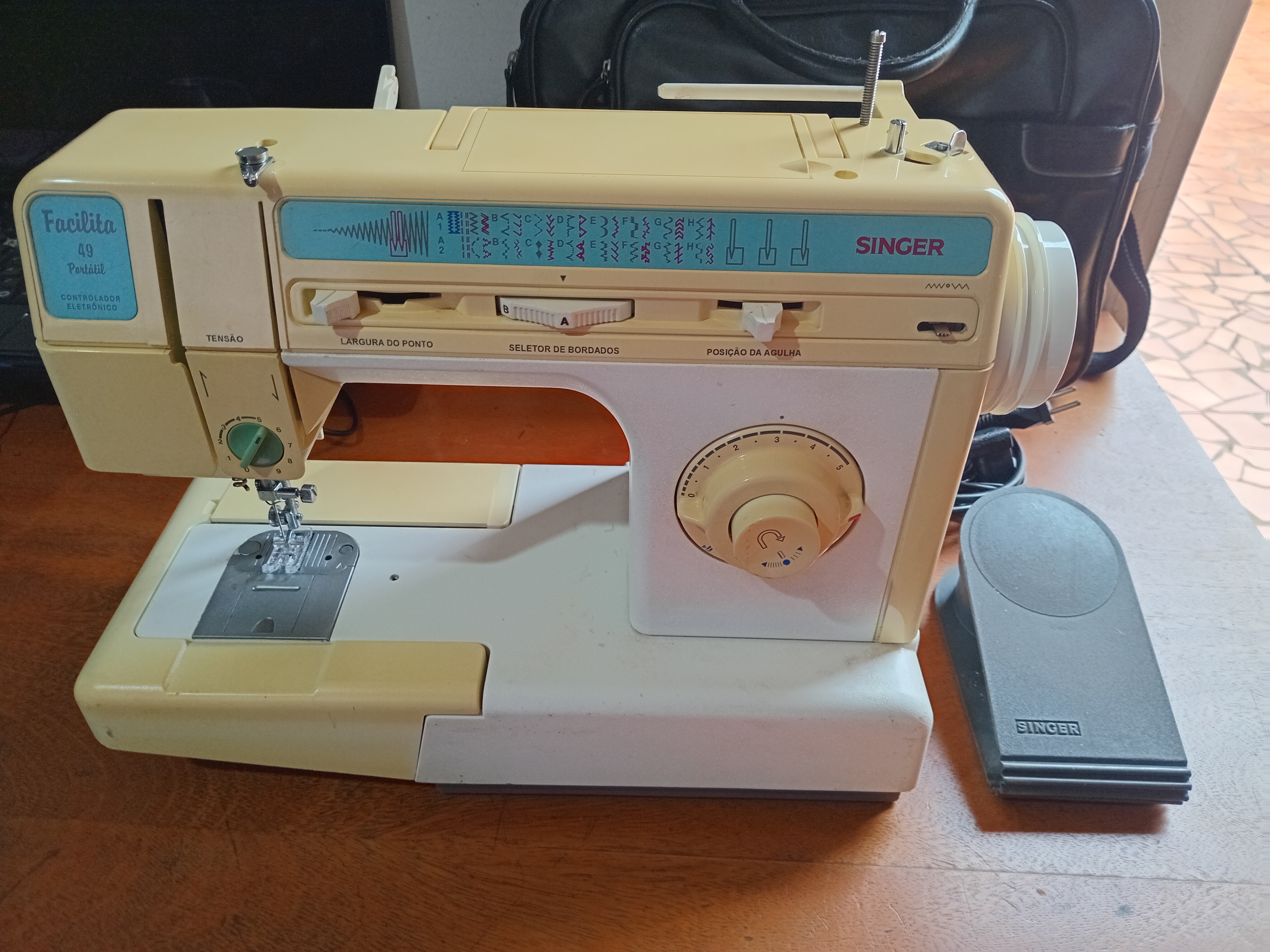 Máquina de Costura Singer Facilita