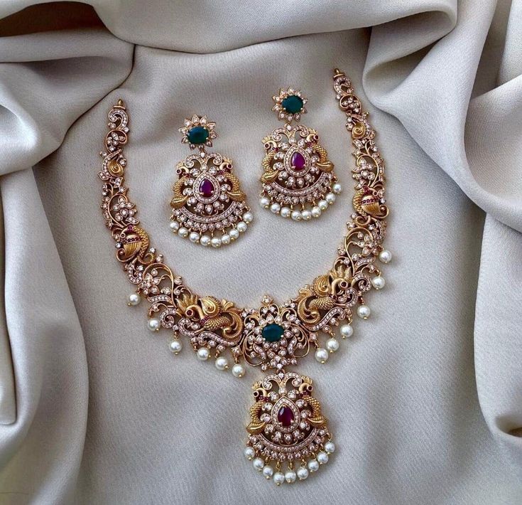 Traditional Gold Necklace Set