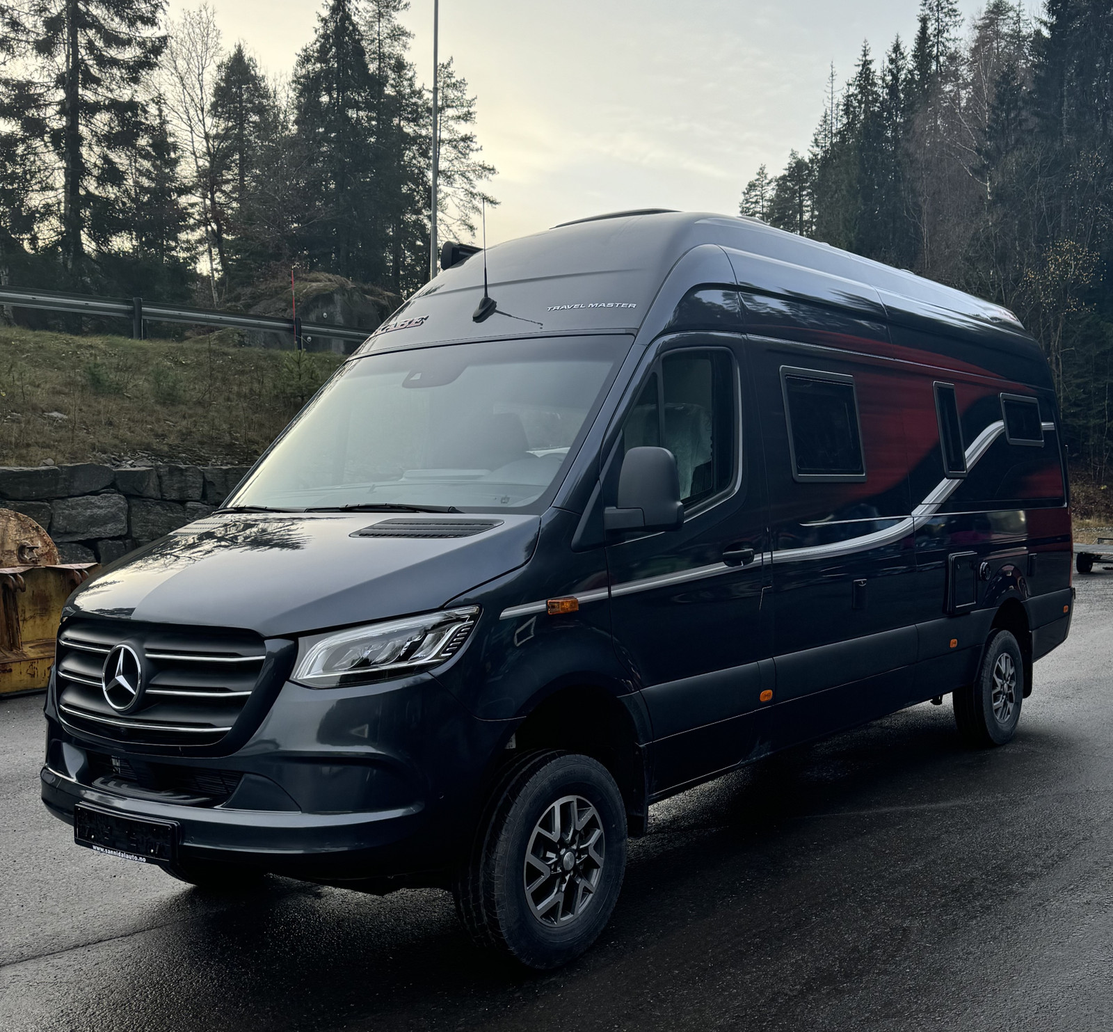 KABE Travel Master 690LB