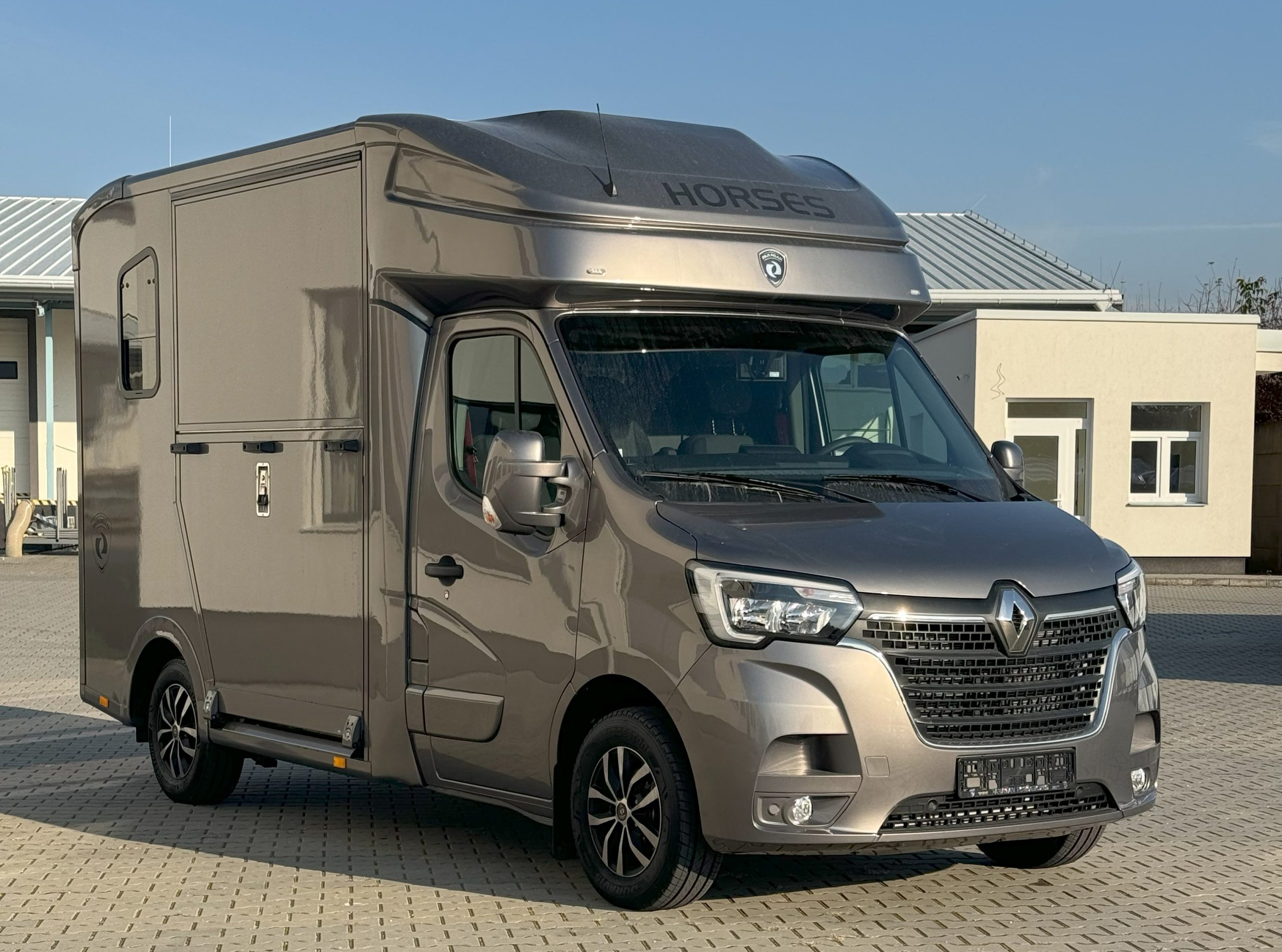 VL Renault Master Equistar 3 PARAGAN 