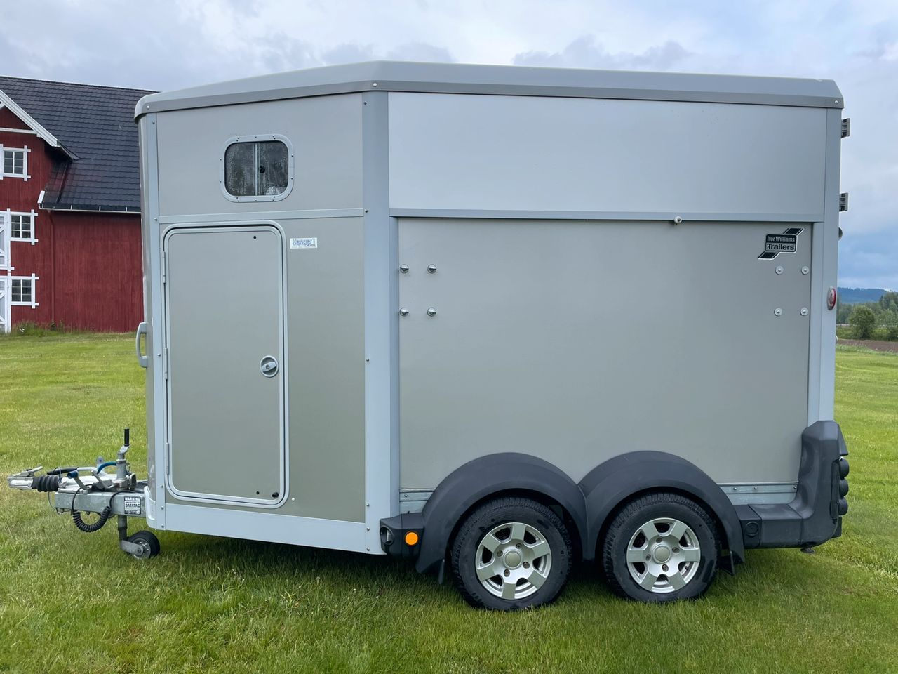 IFOR WILLIAMS - HB511