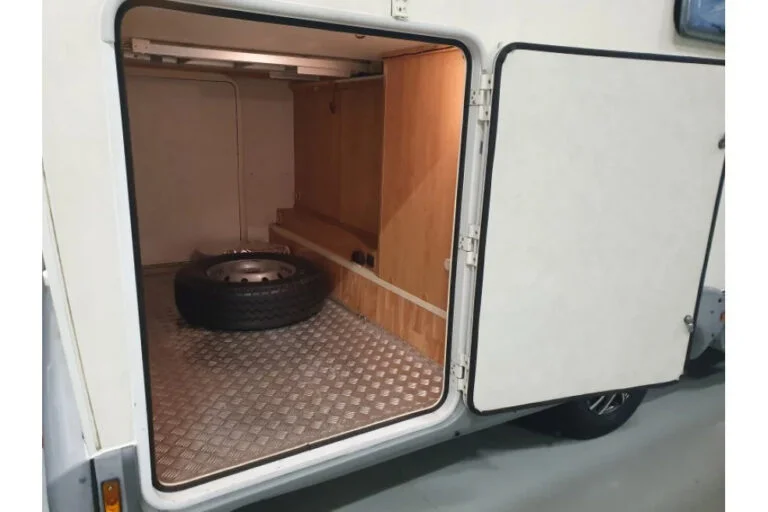 MCLOUIS   TANDY 630 G