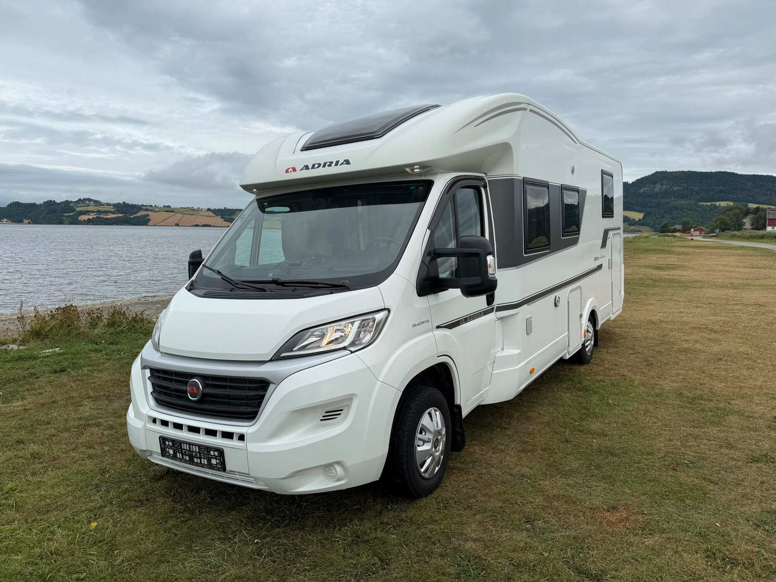 CAMPING-CAR Adria  Matrix 670SC