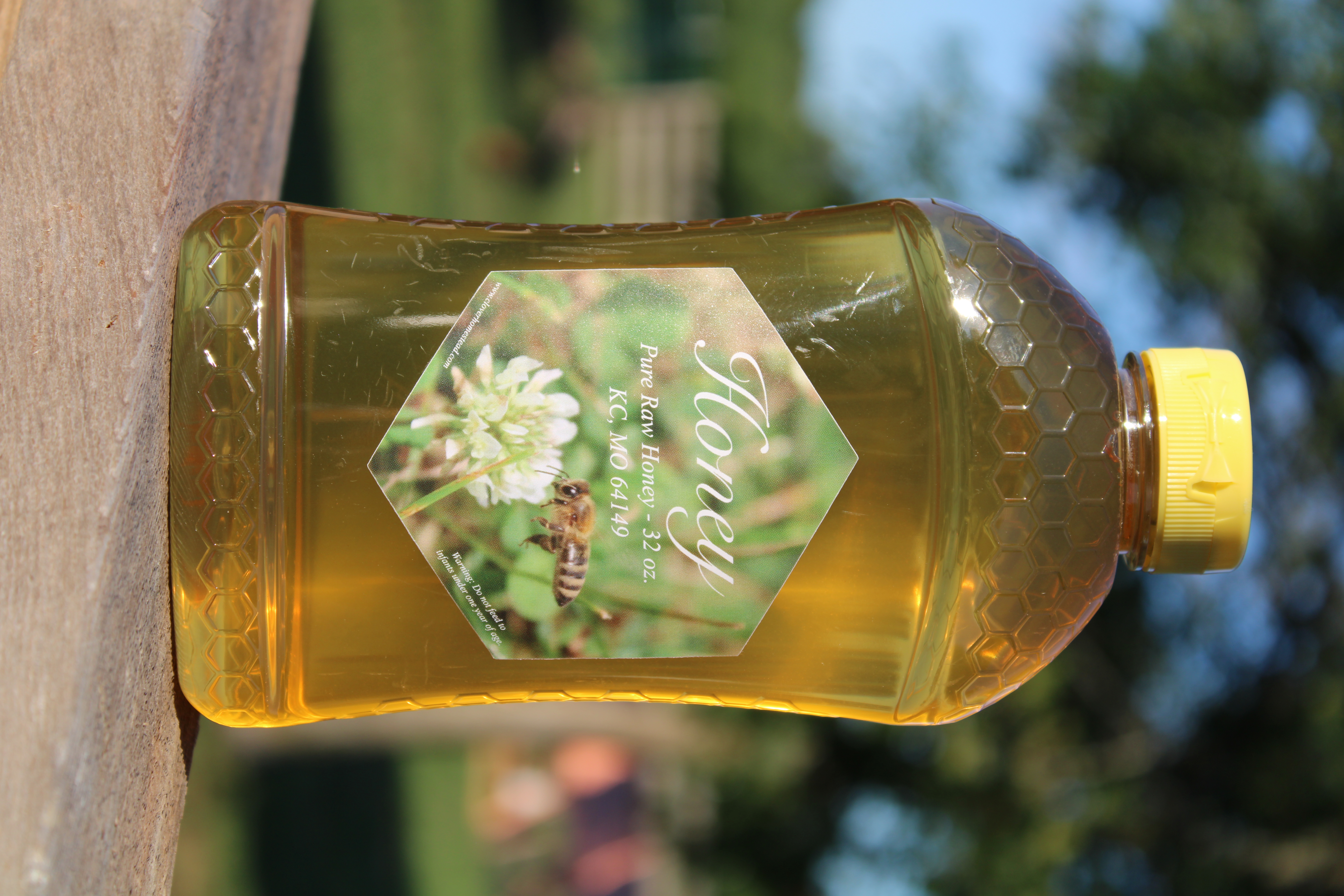 32 oz. Honey Comb Bottle
