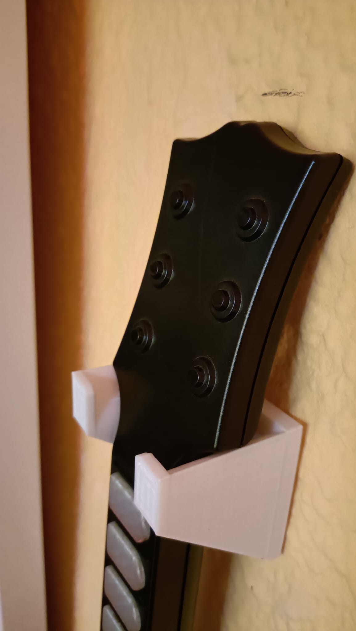 GH Guitar Wall Mount Model 2