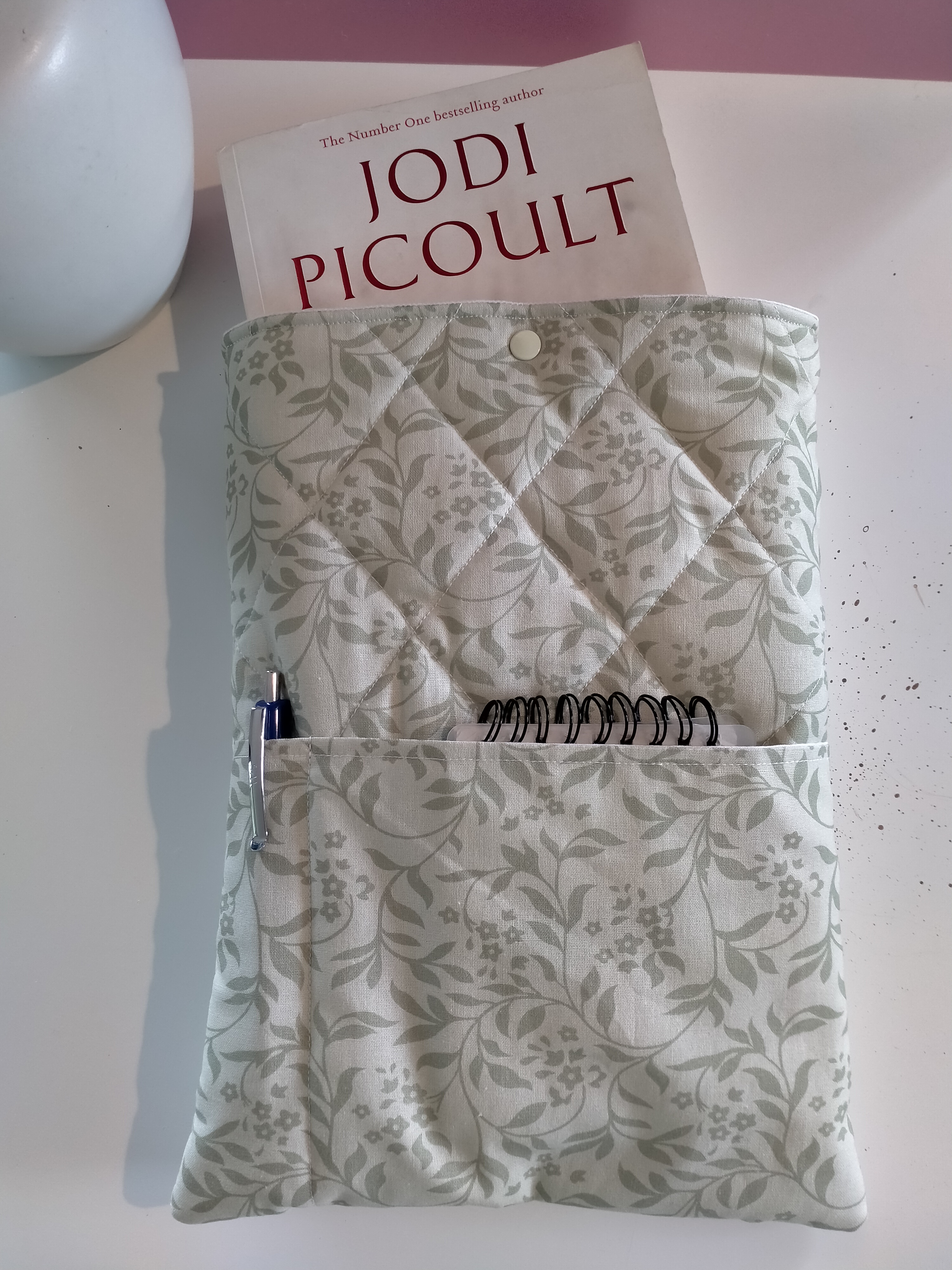 Quilted Book Sleeve natural green