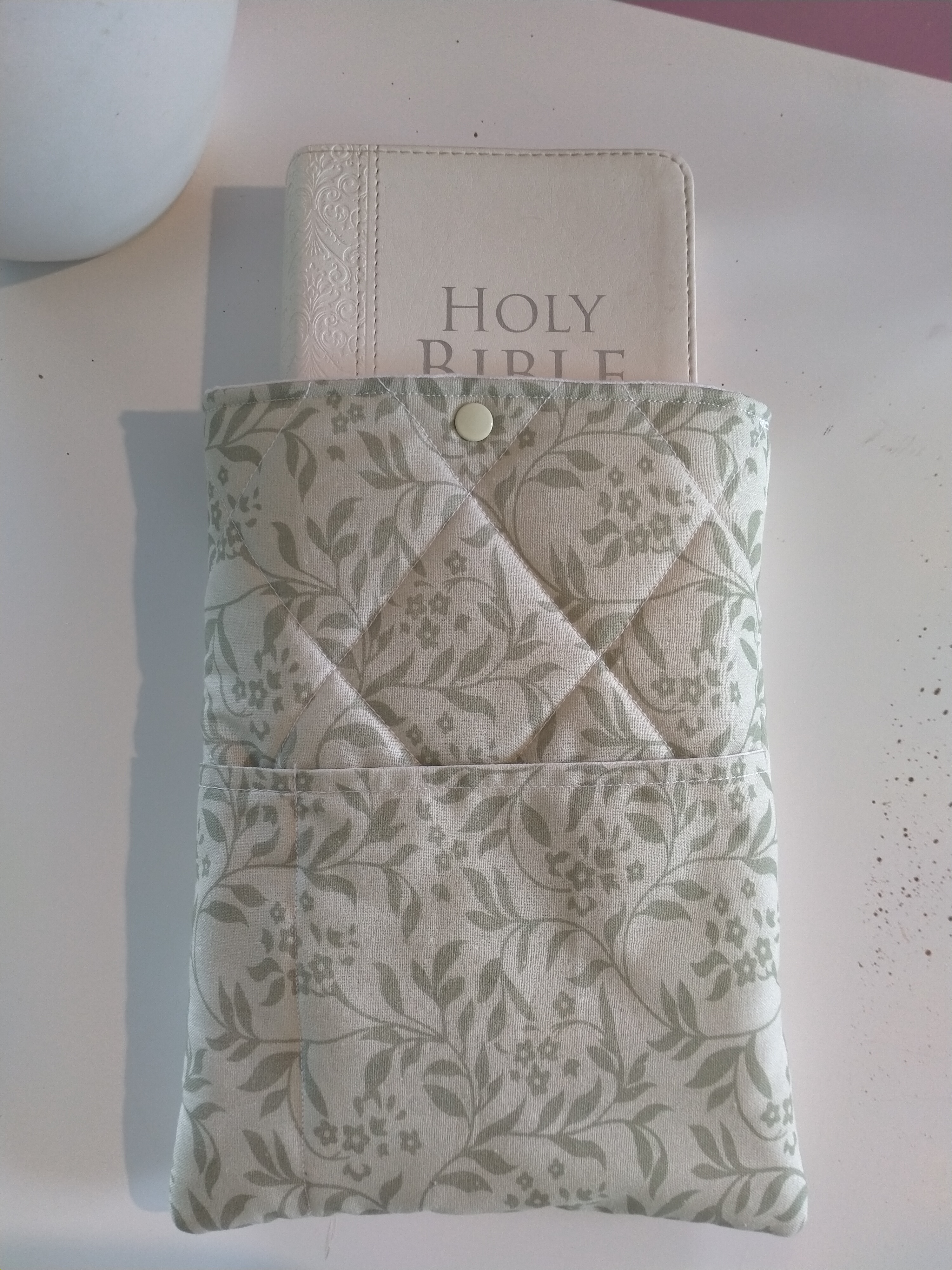 Quilted Book Sleeve natural green