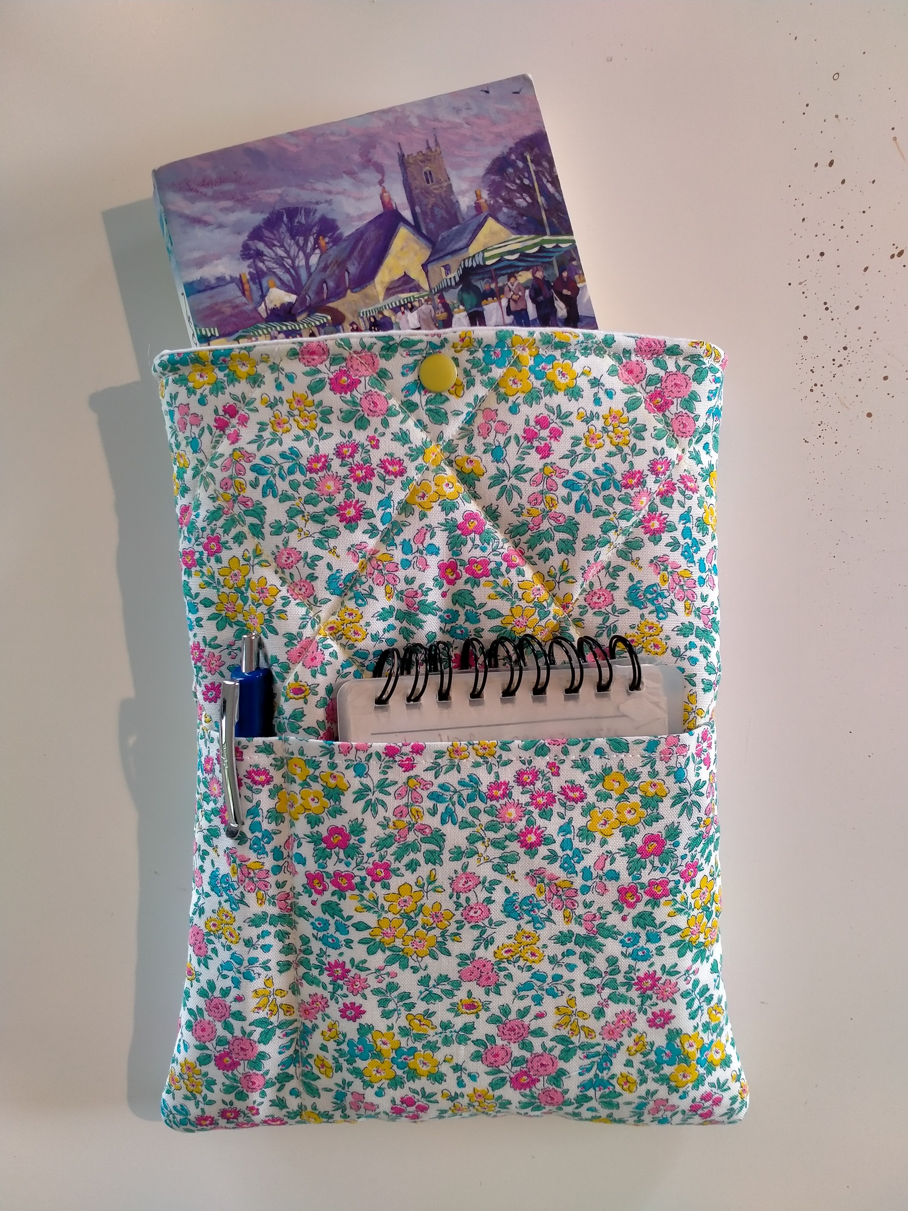 Floral Quilted Pouch Organizer