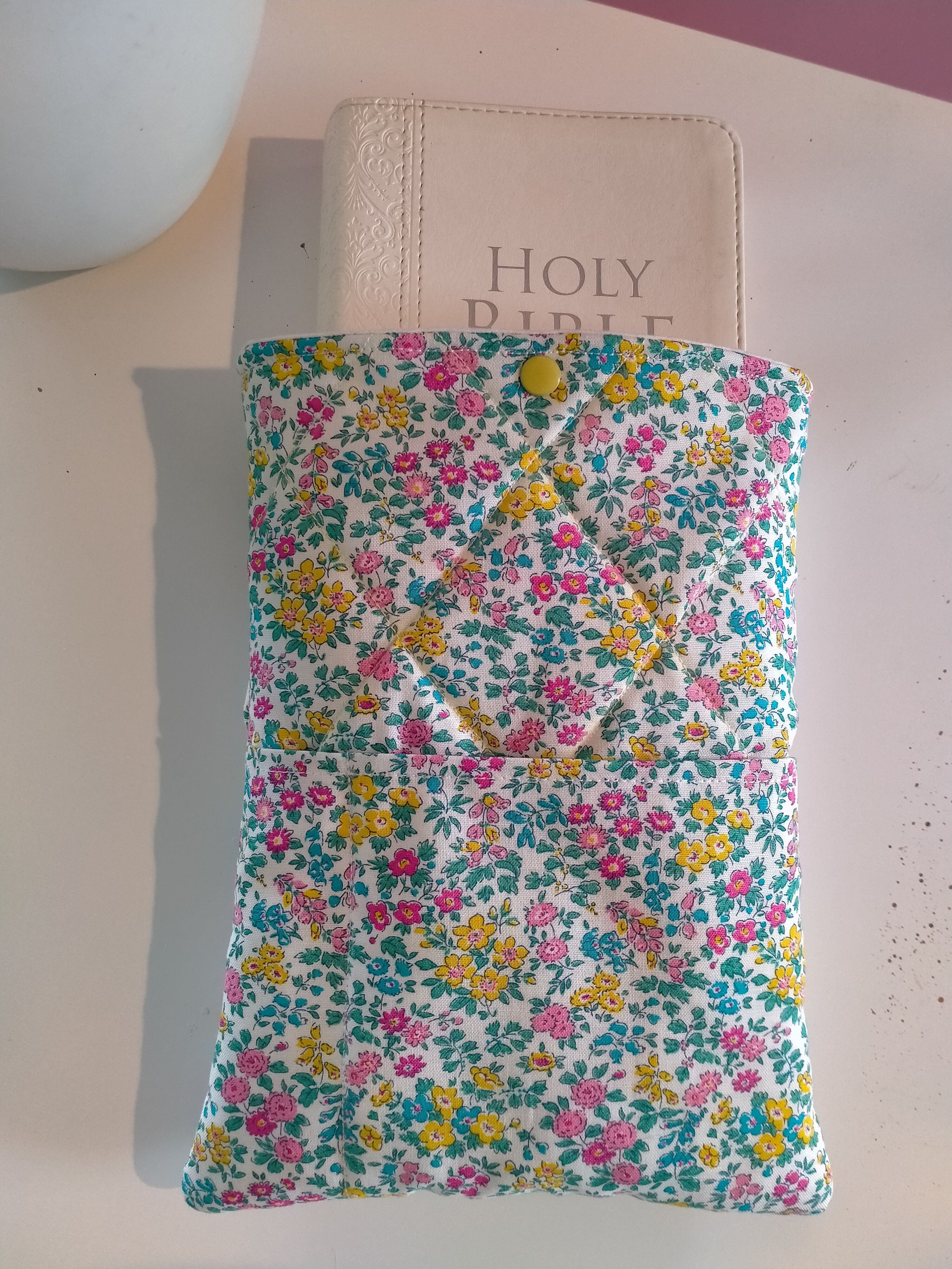 Floral Quilted Pouch Organizer