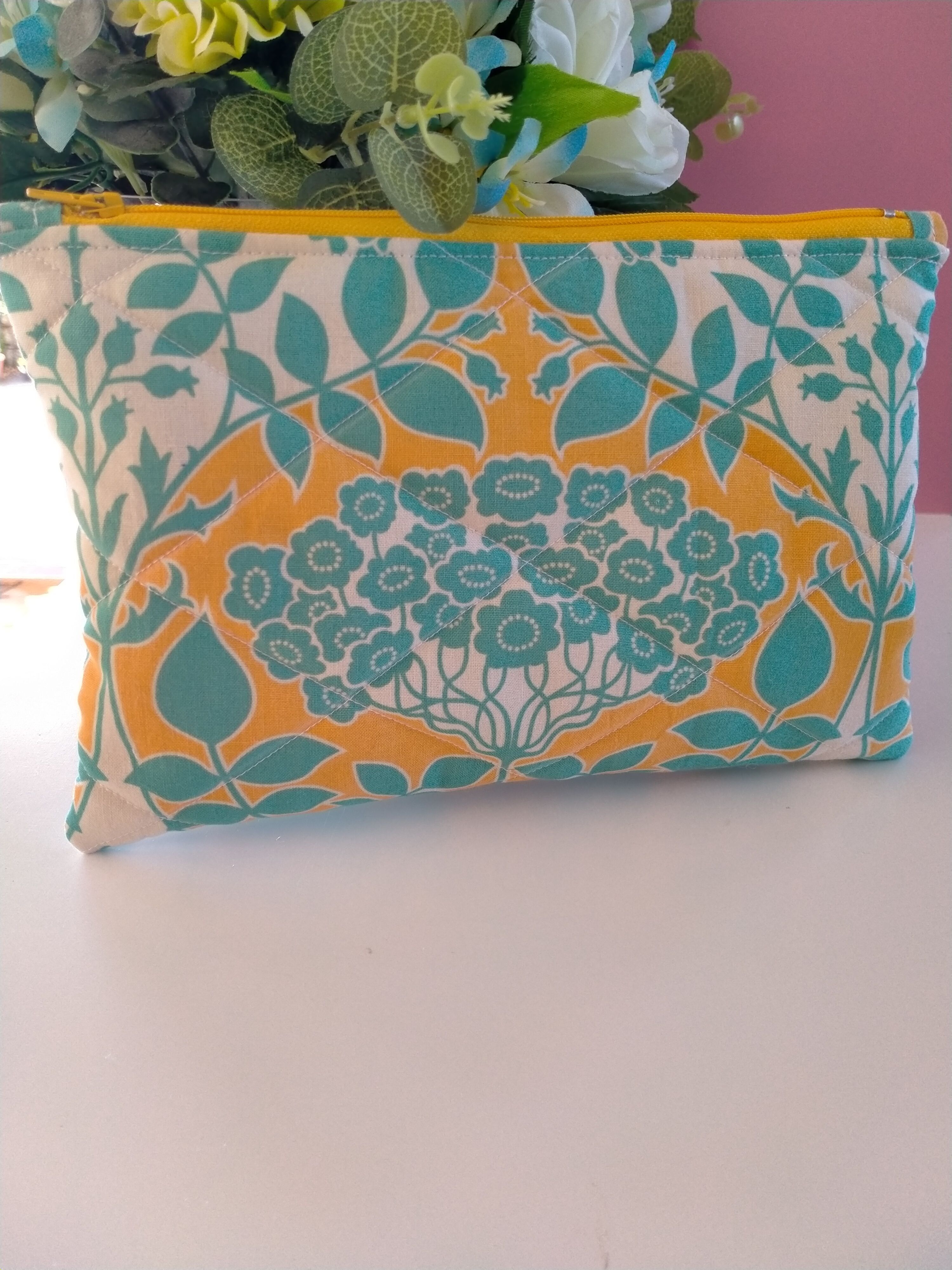 Blue & yellow - Quilt style makeup bag