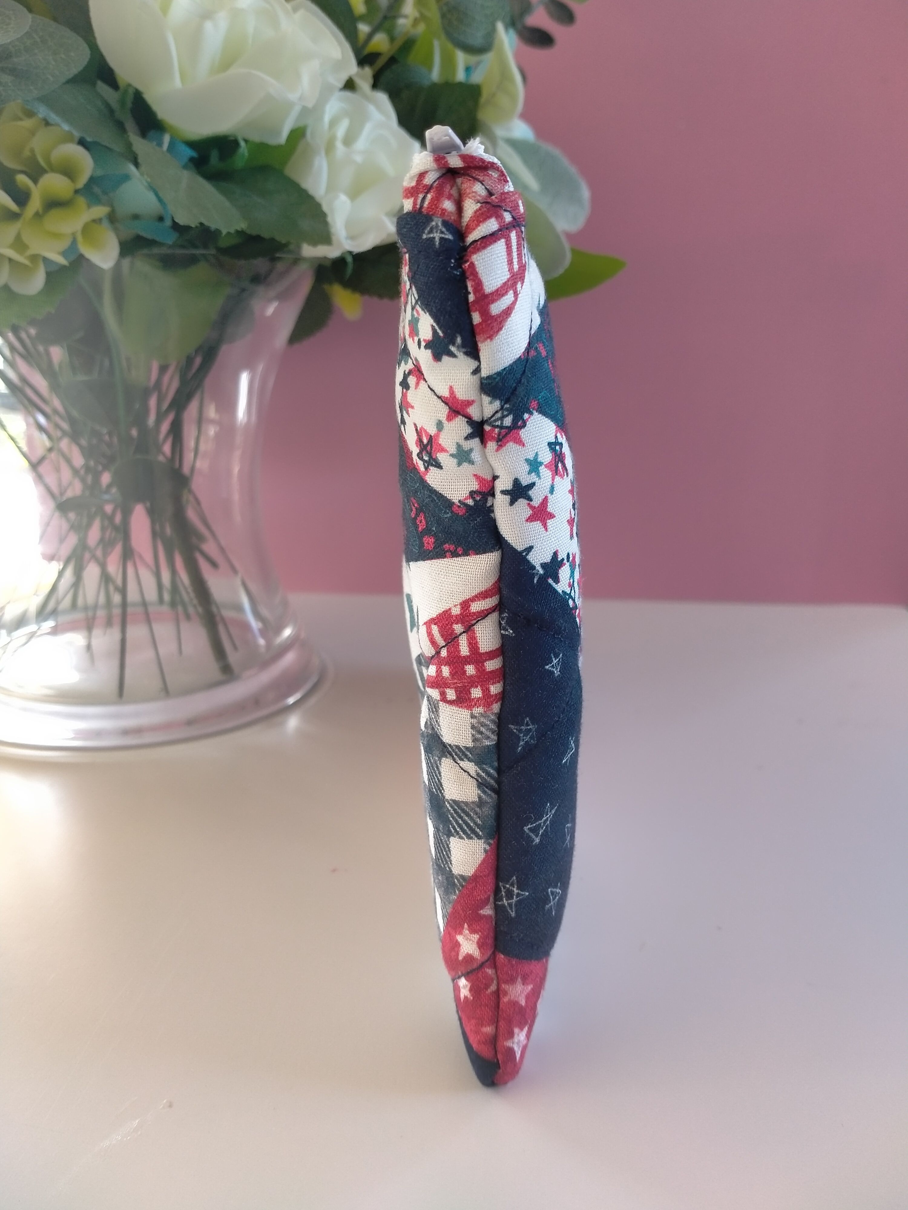 White/blue/red - Quilt style makeup bag